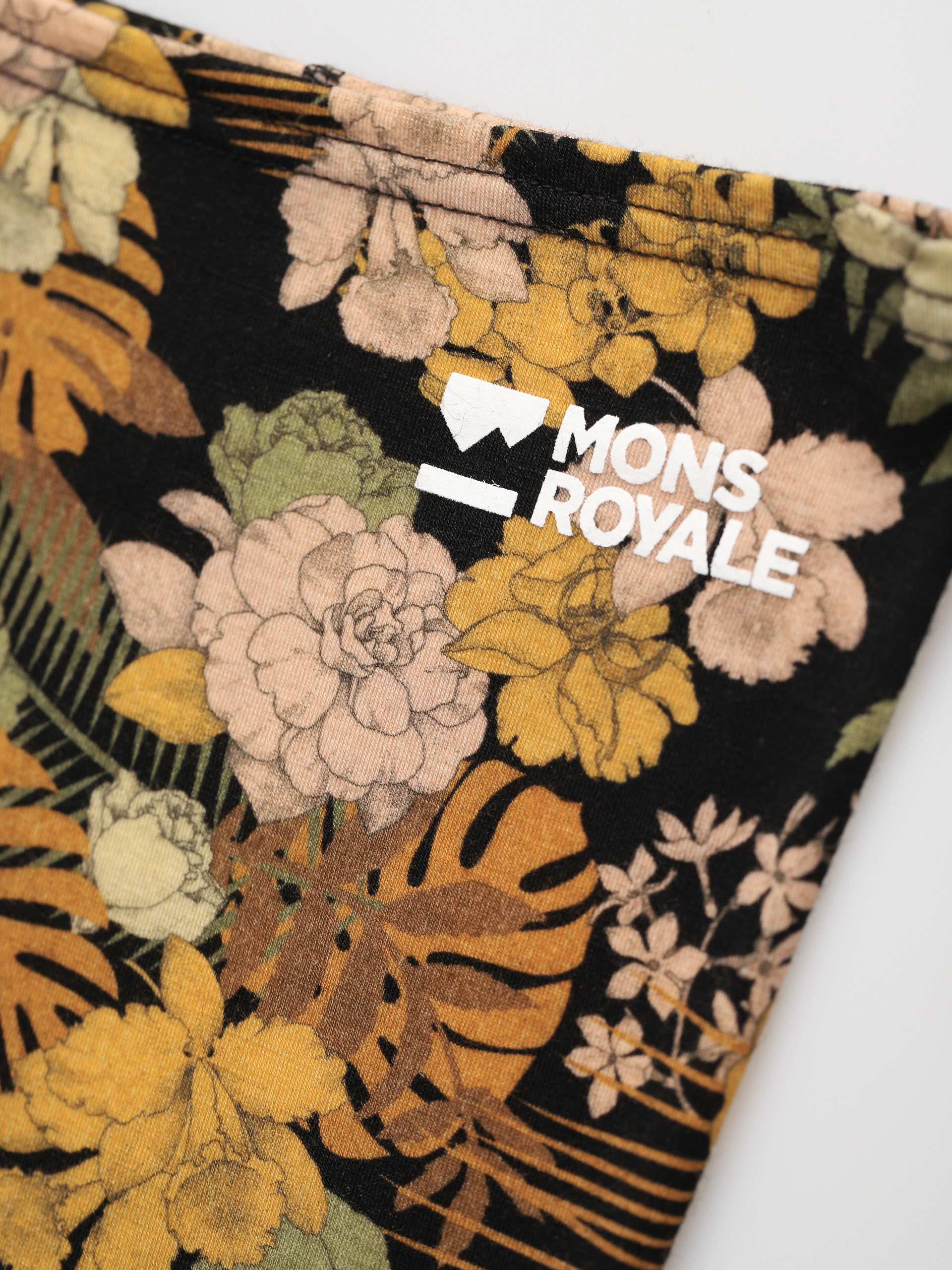 Mons Royale Daily Dose Merino Kendő (floral camo)