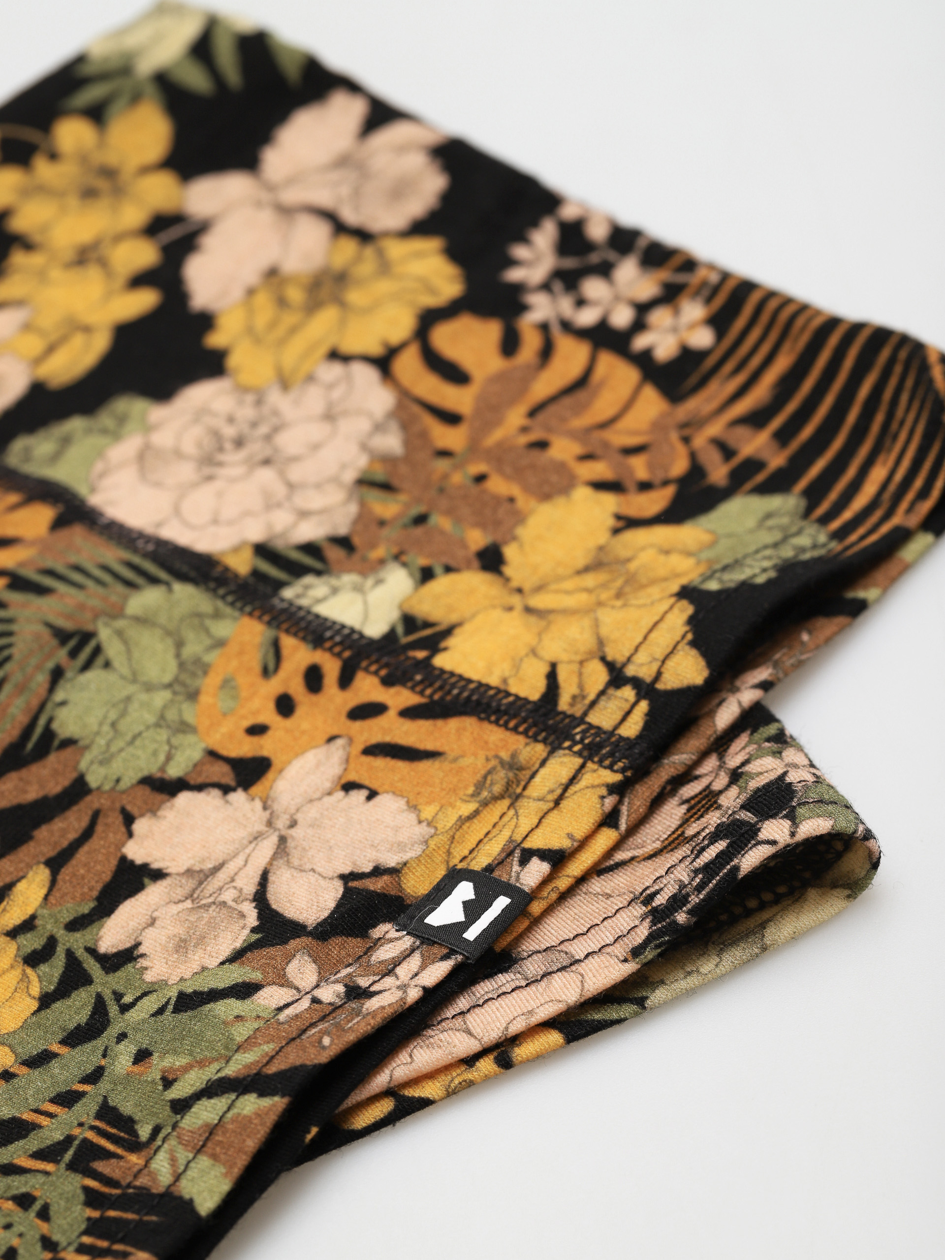 Mons Royale Daily Dose Merino Kendő (floral camo)