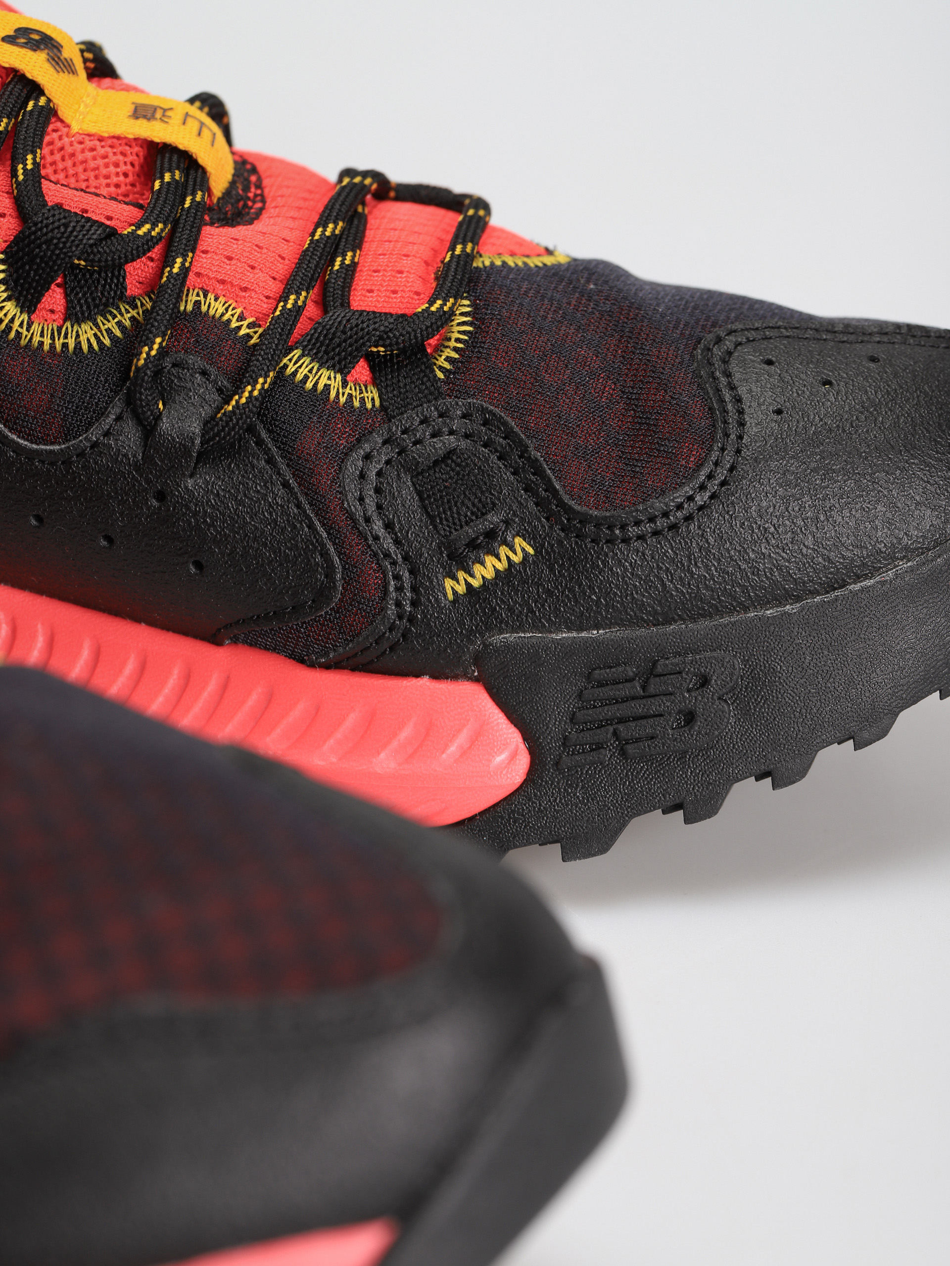 New Balance Shando Cipők (black/red)