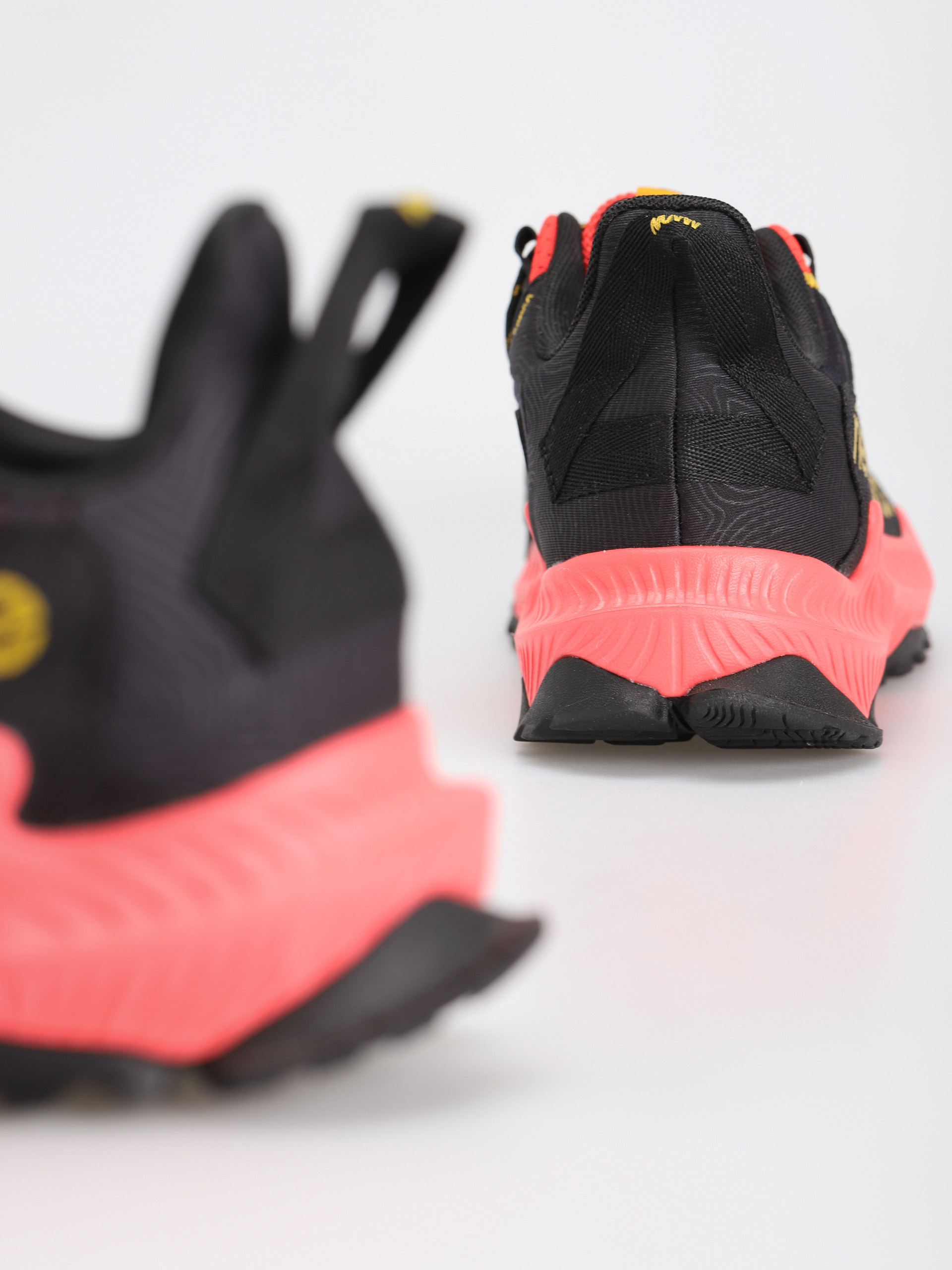 New Balance Shando Cipők (black/red)