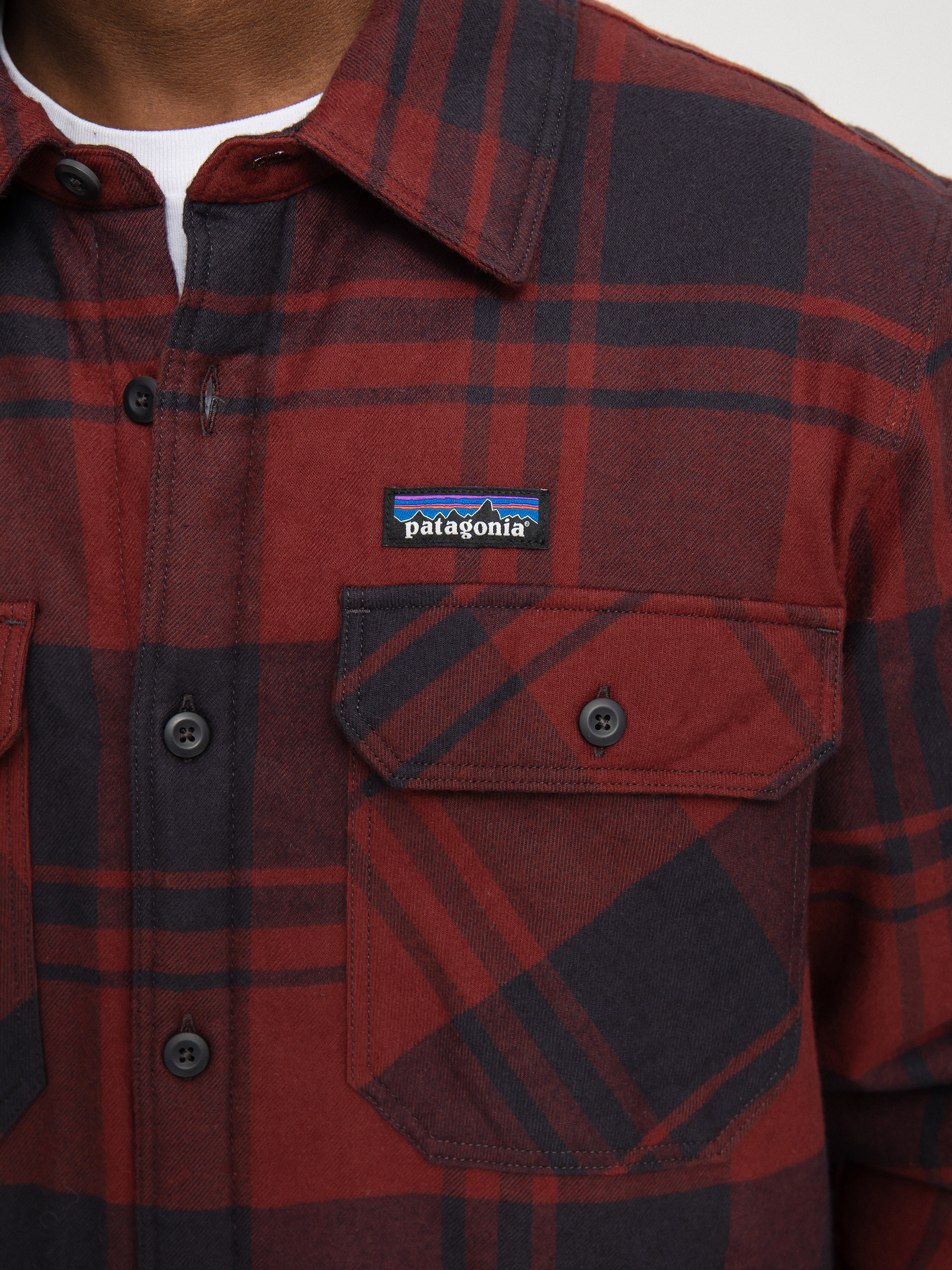 Patagonia Insulated Organic Cotton Fjord Flannel Dzseki (live oak/sequoia red)