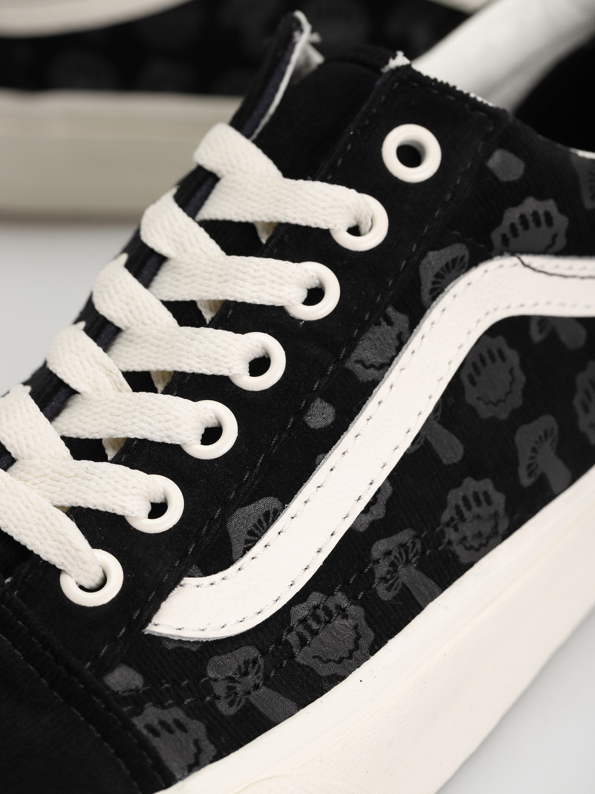 Vans Old Skool Cipők (trippy cord black)