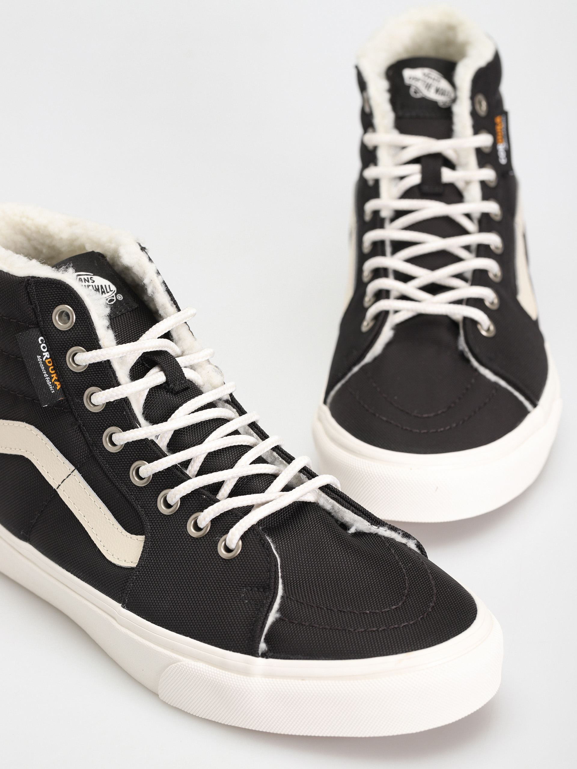 Vans Sk8 Hi Cipők (cordura sherpa black/marshmallow)