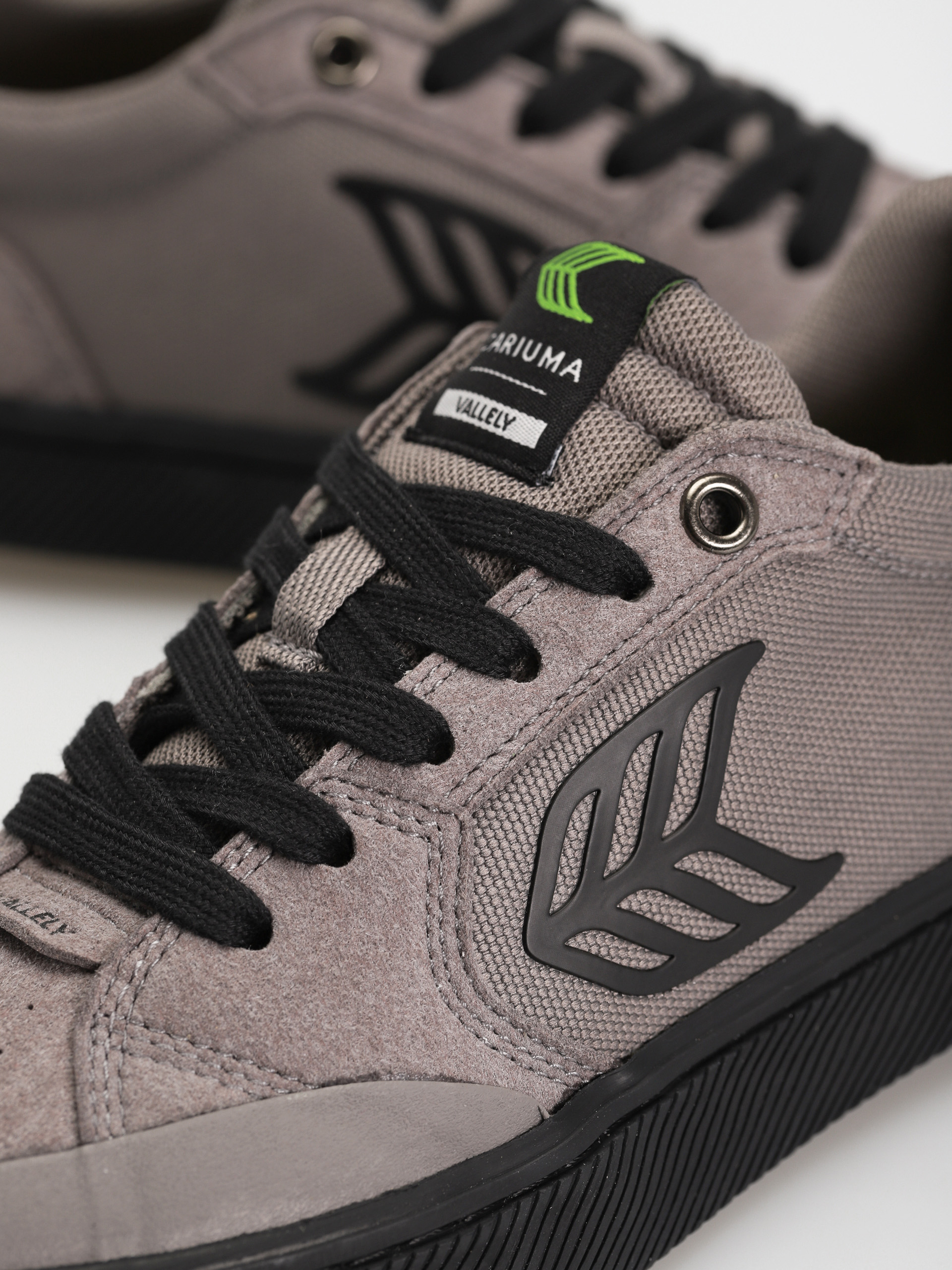 Cariuma Vallely Cipők (grey/black)