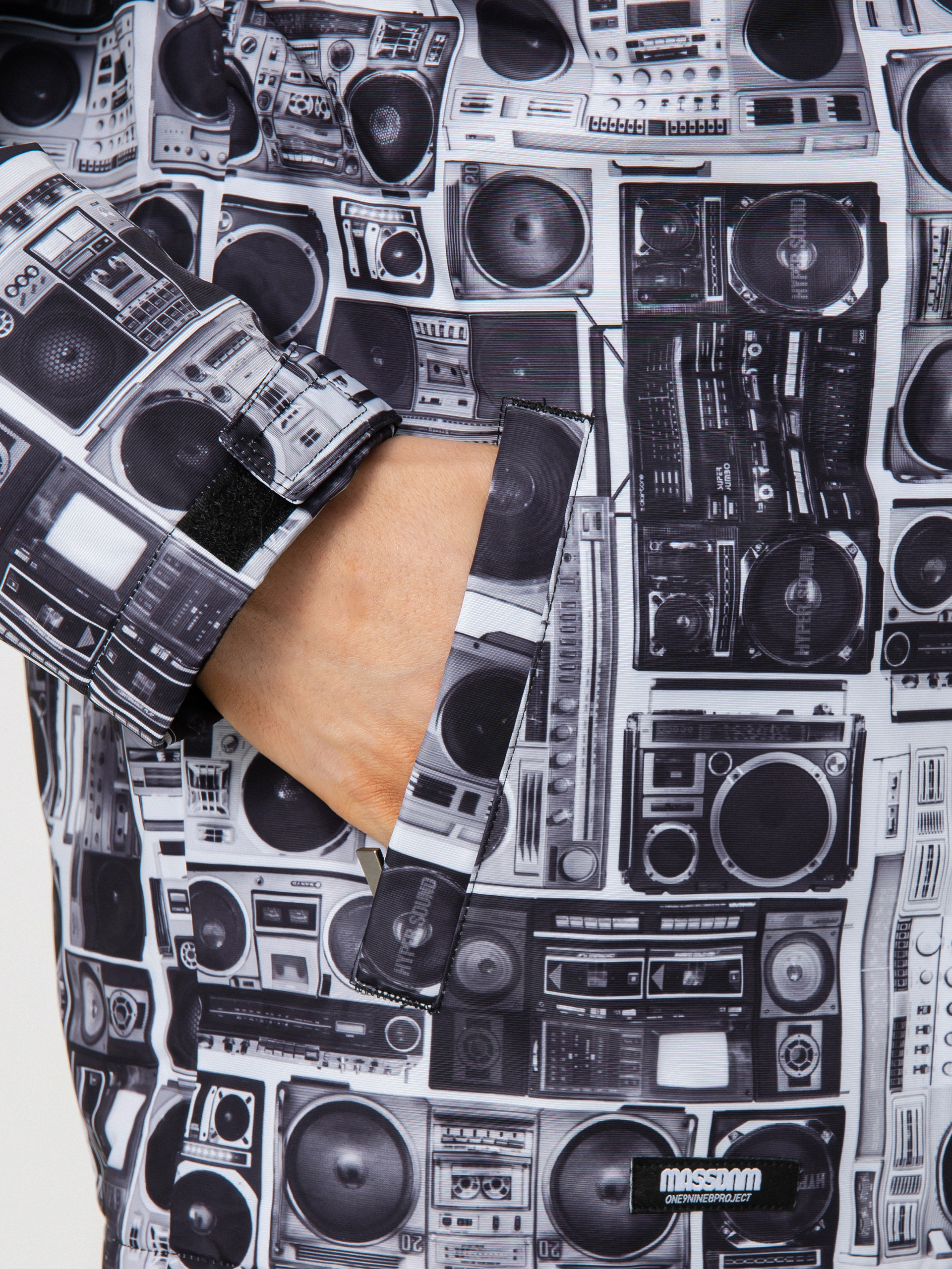 MassDnm Grenoble Dzseki (black/boombox)