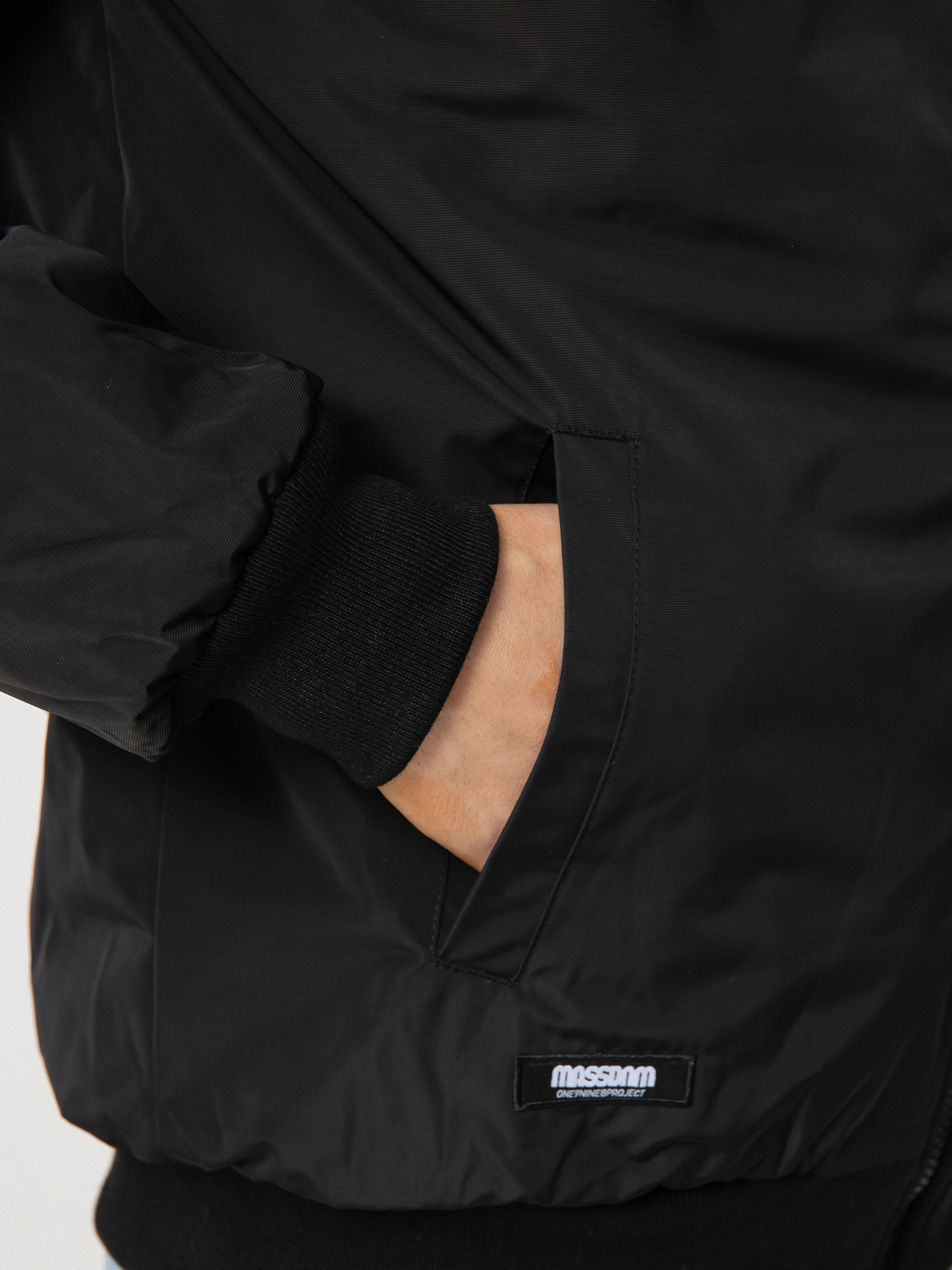 MassDnm Result Dzseki (black/beige)