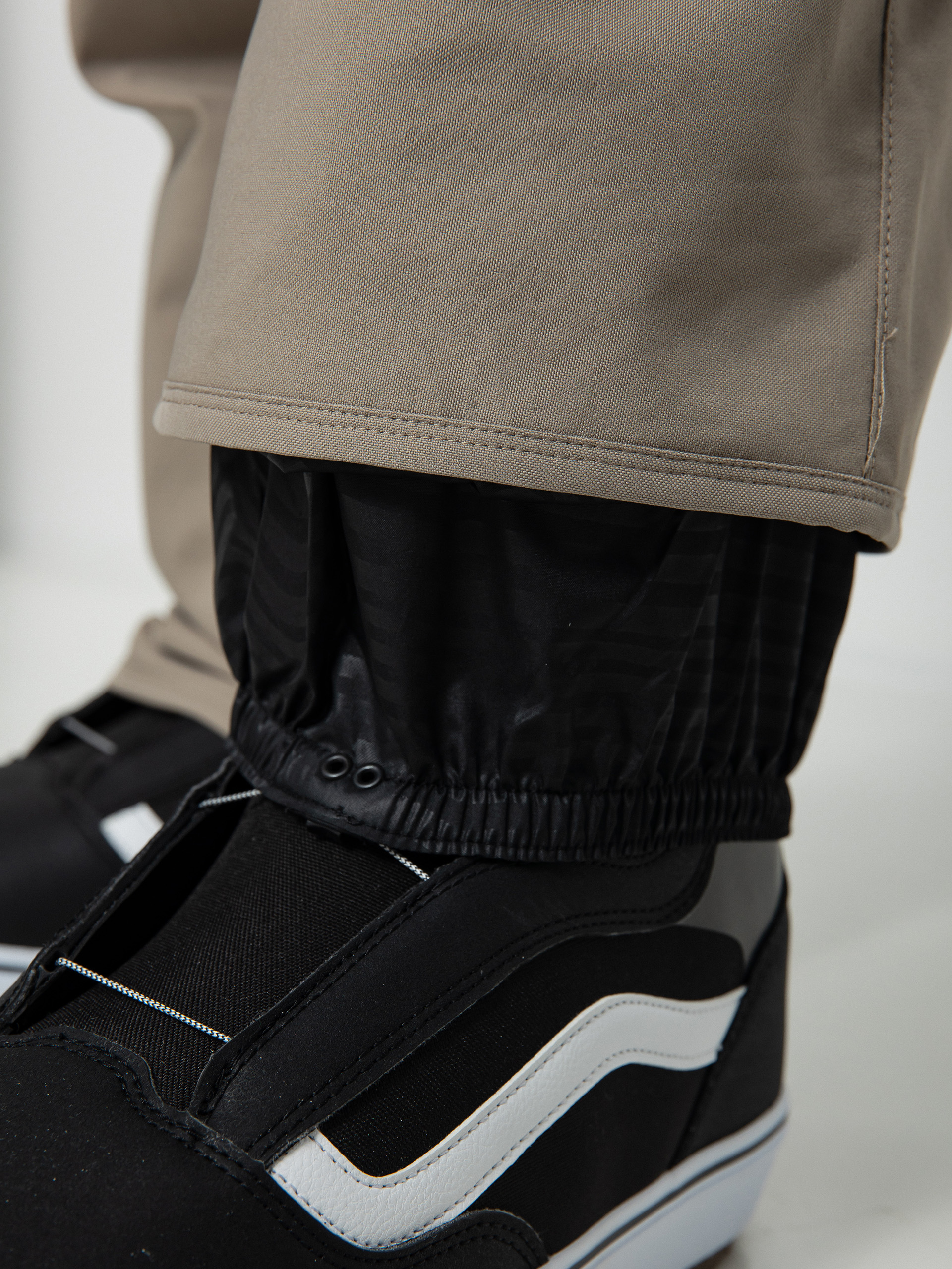 Férfi Volcom Freakin Snow Chino Snowboard nadrág (dark khaki)