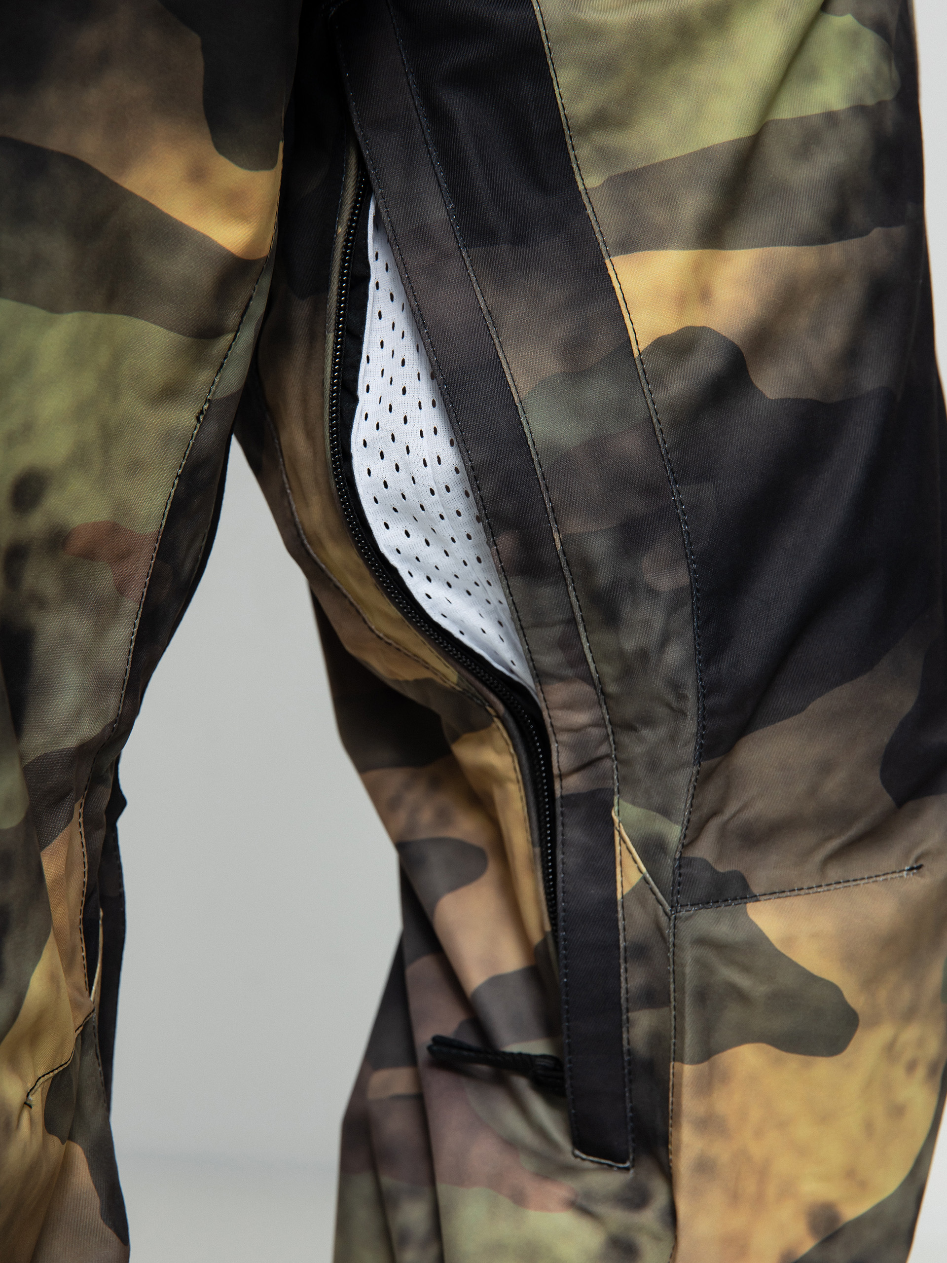 Férfi Volcom V.Co Hunter Snowboard nadrág (camouflage)