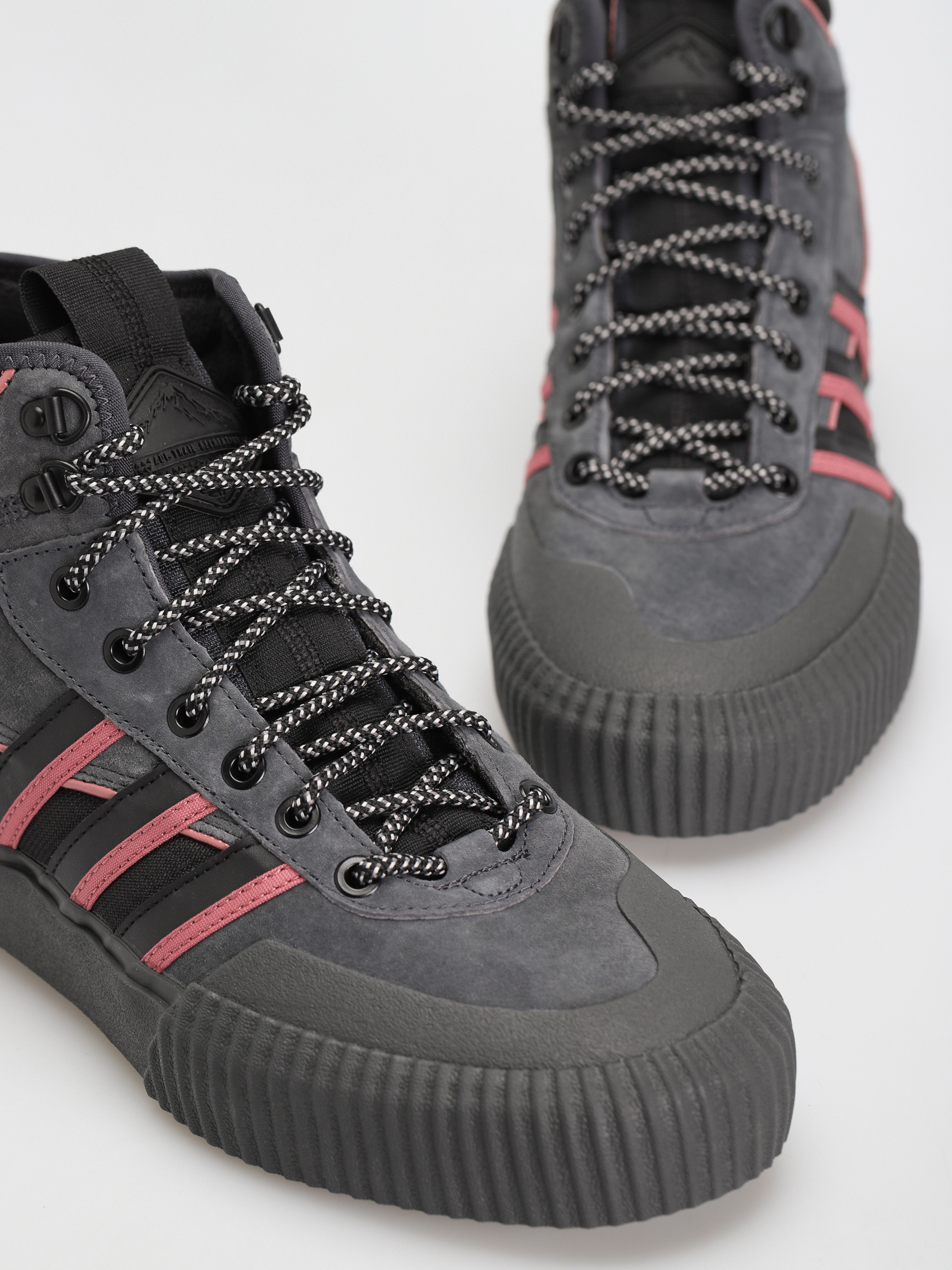 adidas Originals Akando Atr Cipők (cblack/wonred/carbon)