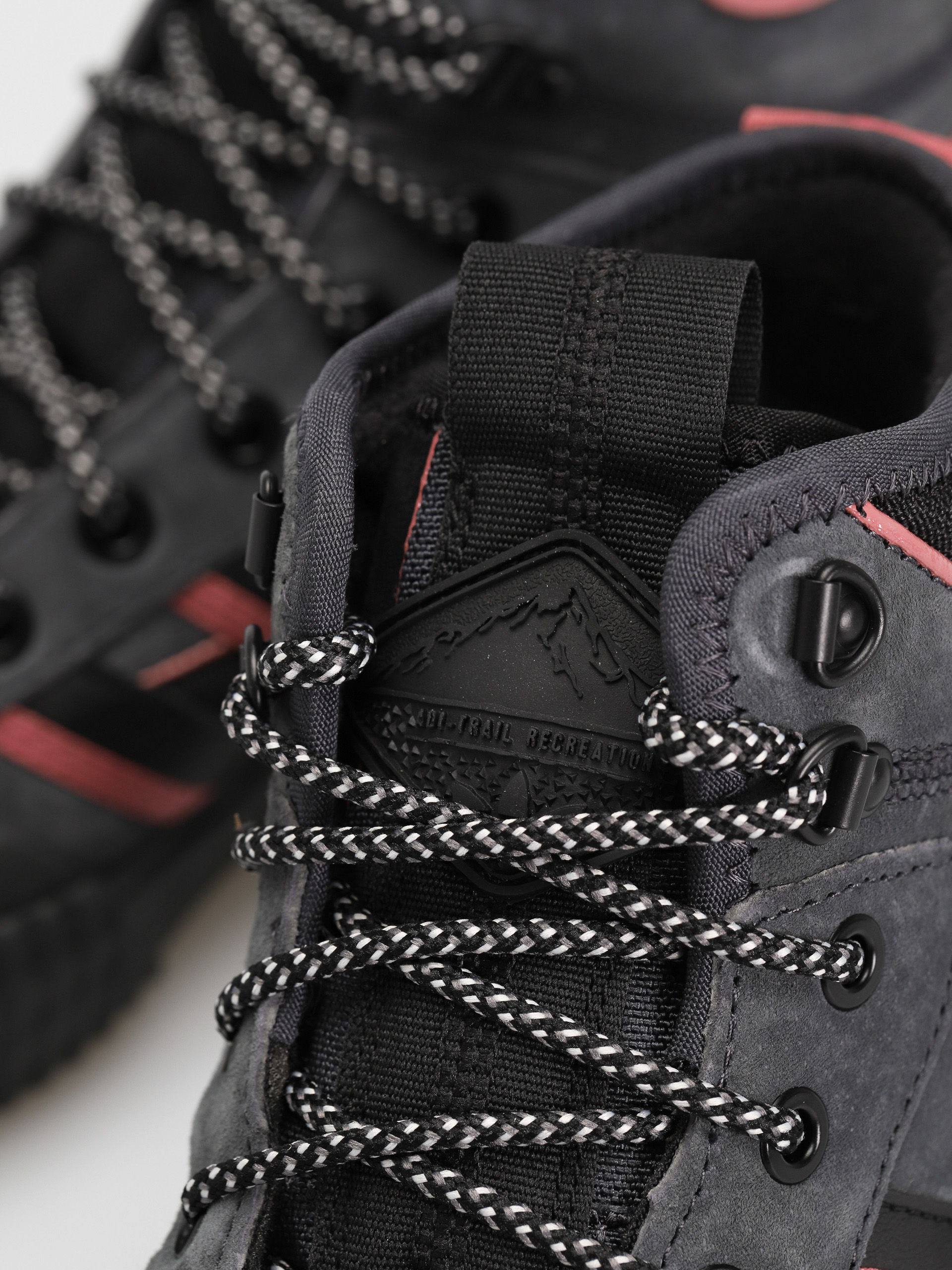 adidas Originals Akando Atr Cipők (cblack/wonred/carbon)