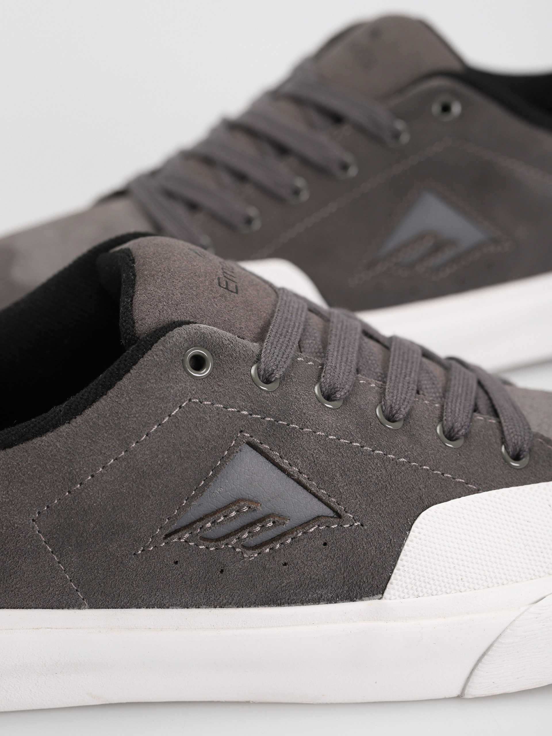 Emerica Temple Cipők (dark grey/white)