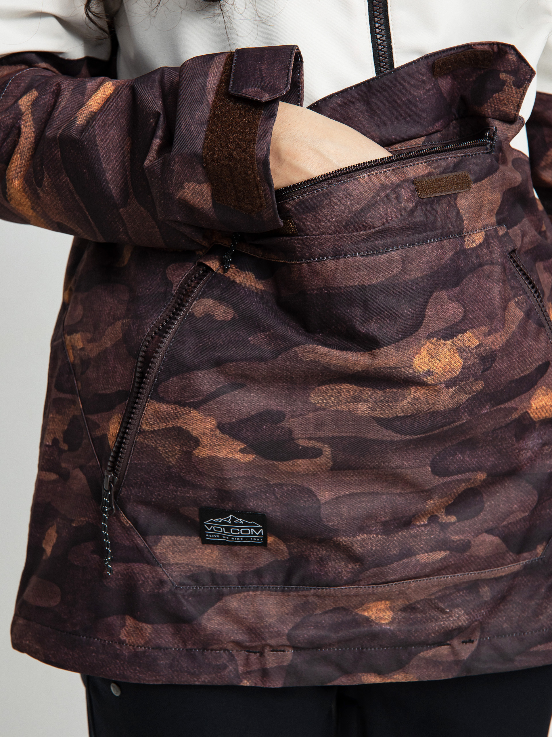 Női Volcom Mirror Pullover Snowboard dzseki (dusk camo)