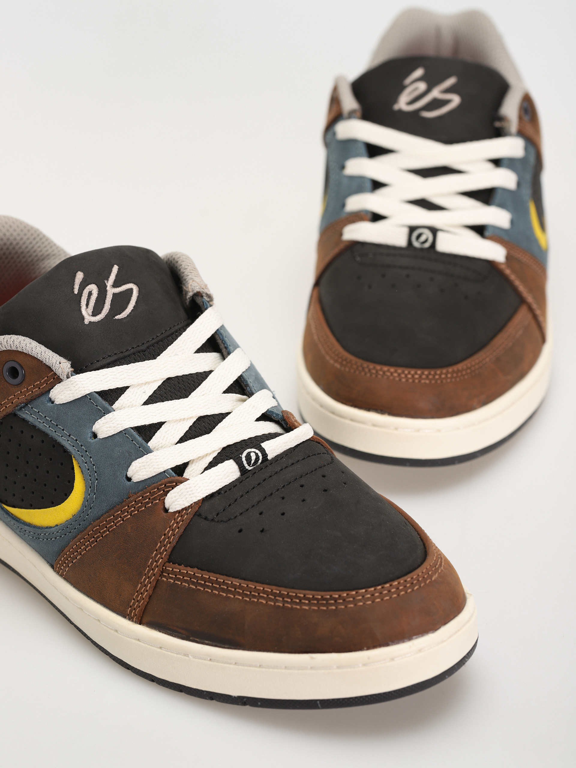 eS Accel Slim Cipők (brown/black/tan)