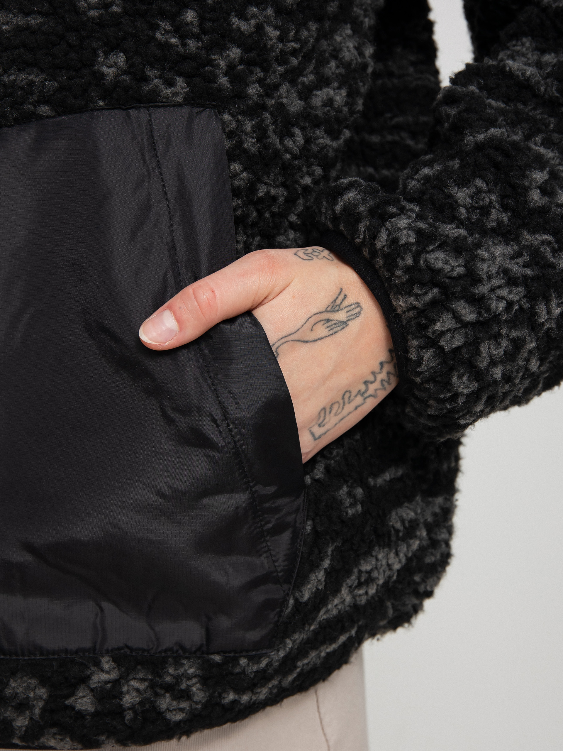 Volcom Reversible Polar Dzseki Wmn (black)