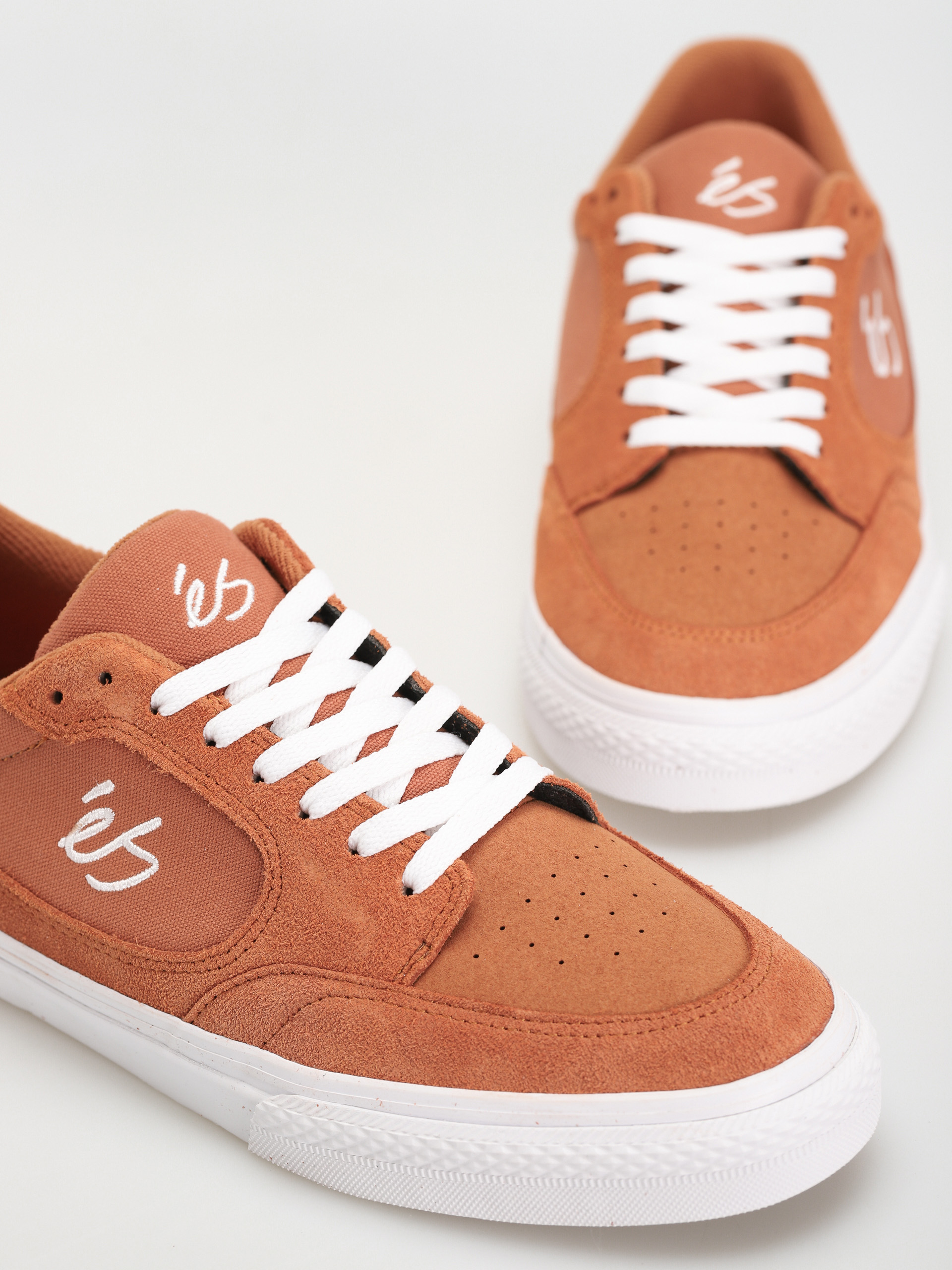 eS Caspian Cipők (camel)