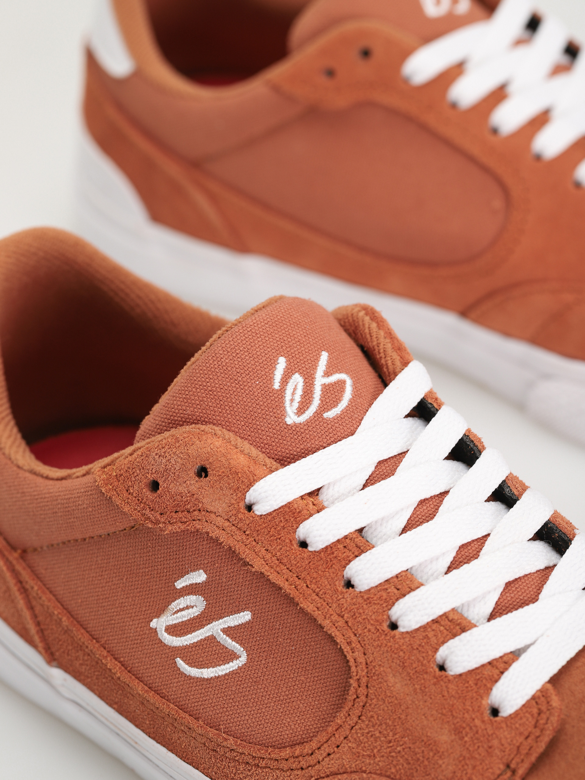 eS Caspian Cipők (camel)