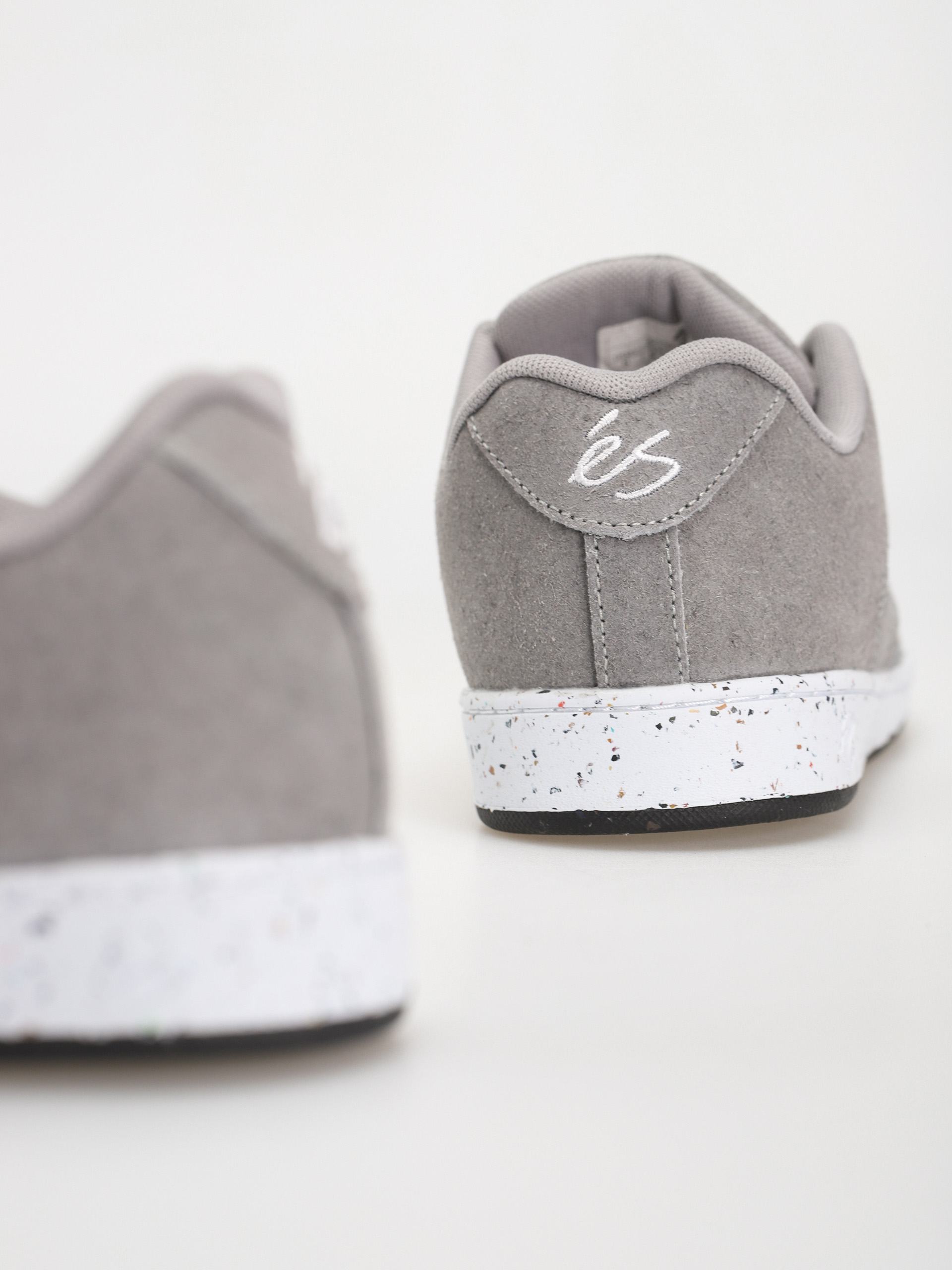 eS Accel Slim Eco Cipők (grey/black)