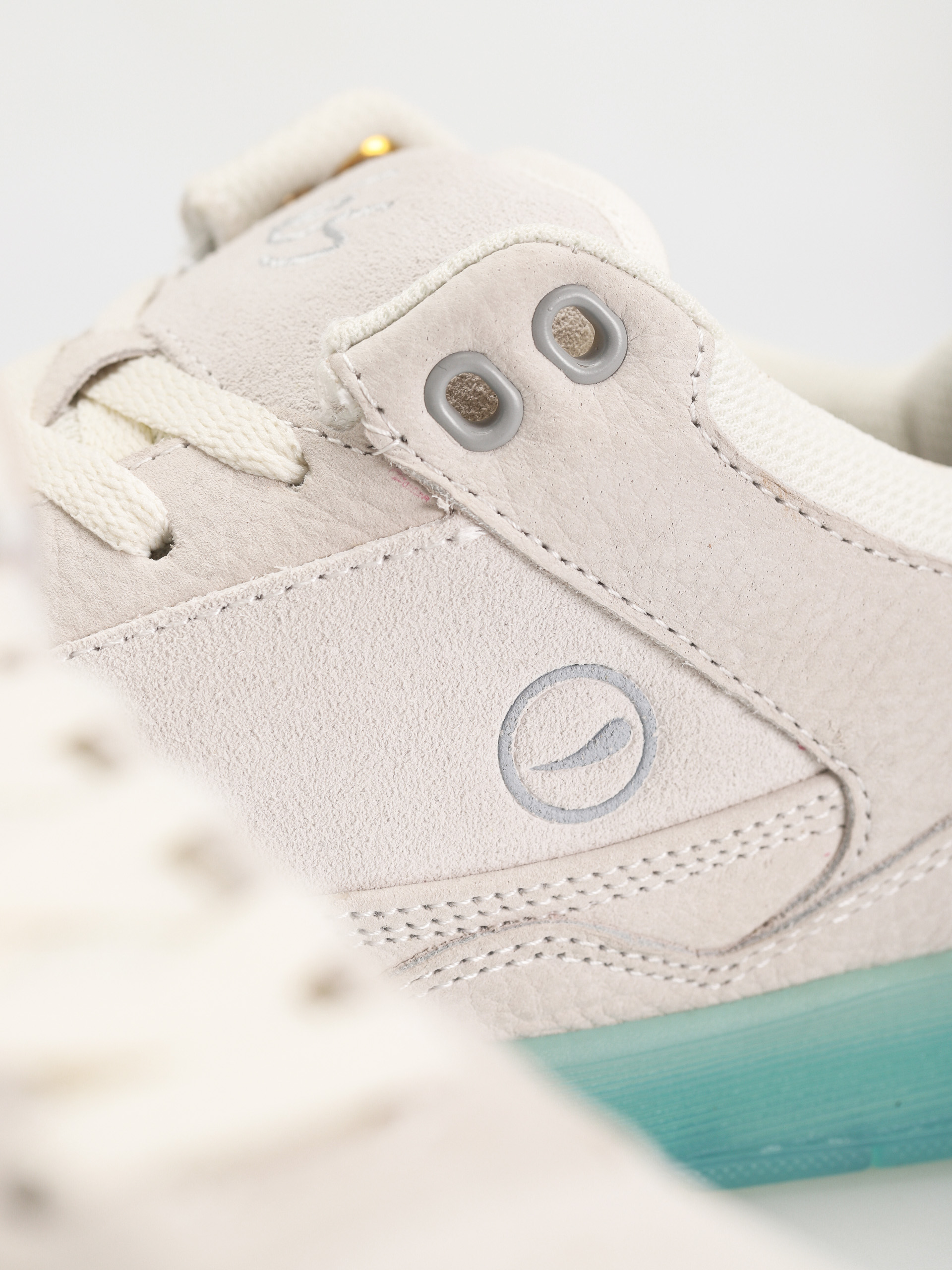 eS Stylus Mid Cipők (warm grey)