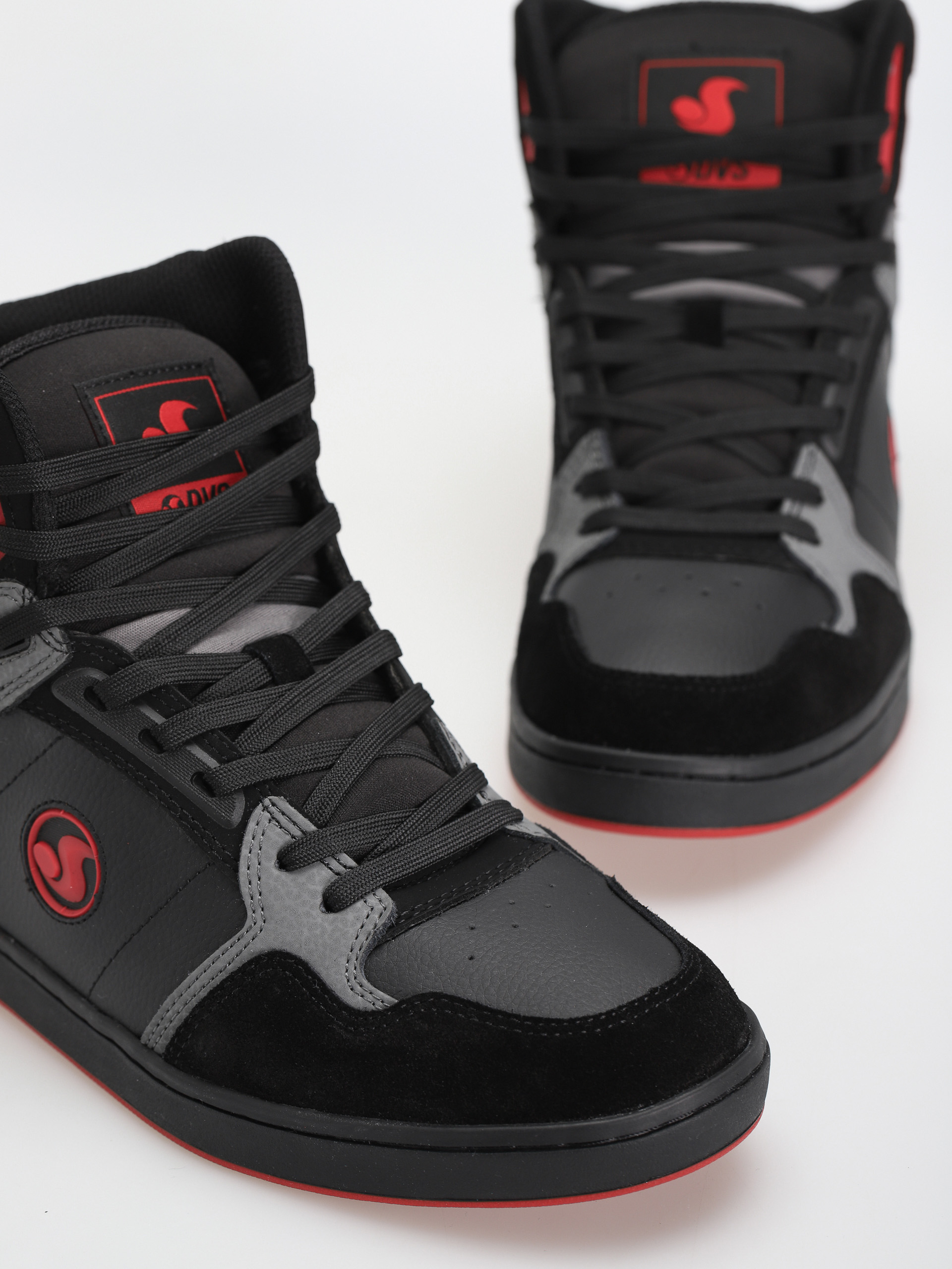 DVS Honcho Cipők (black charcoal red suede)