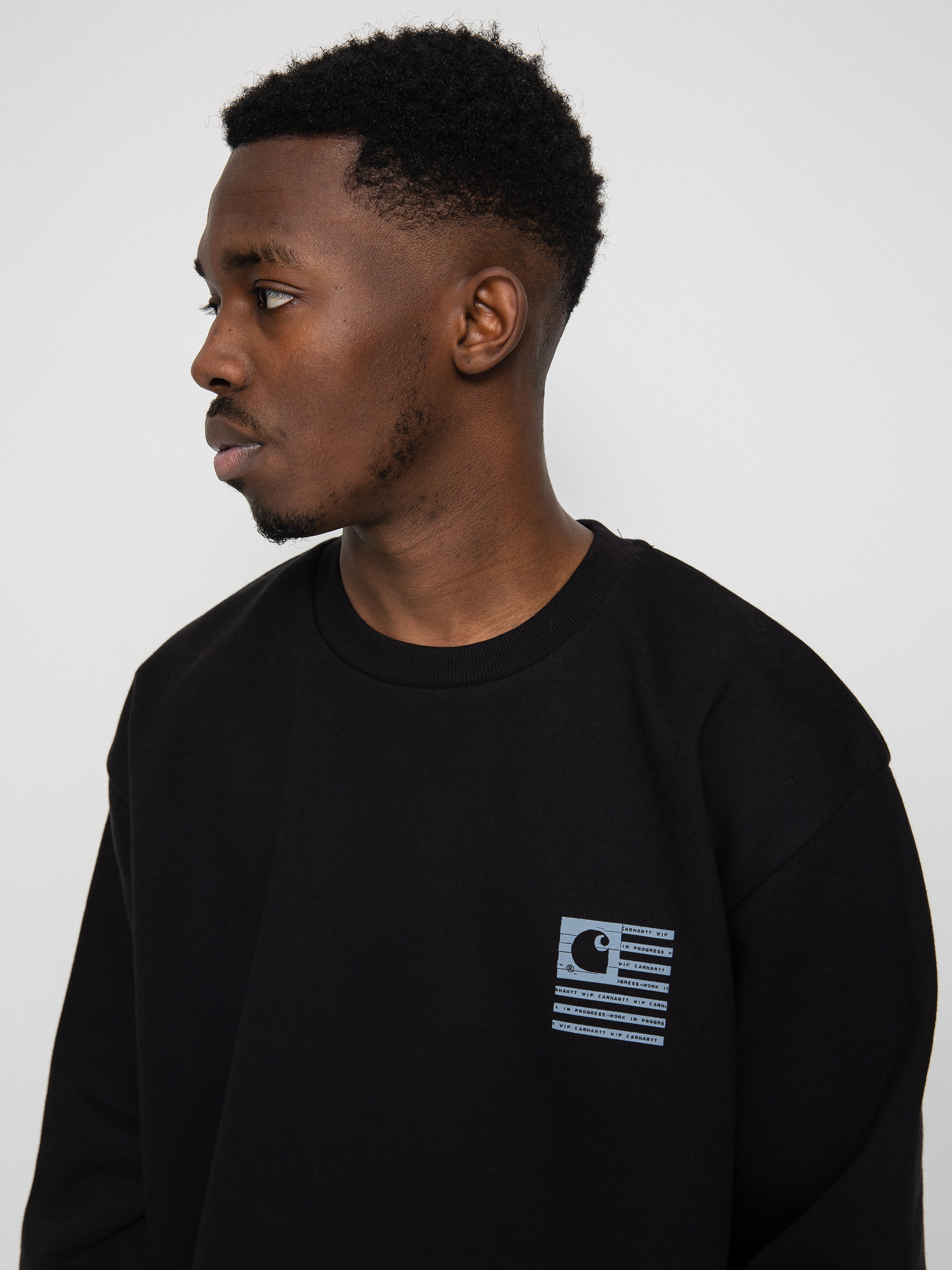 Carhartt WIP Label State Flag Pulóver (black/misty sky)