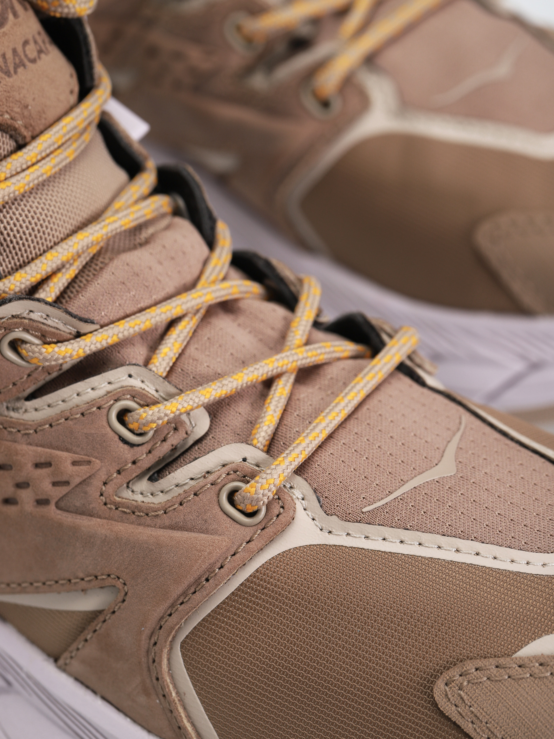 Hoka One One Anacapa Mid GTX Cipők Wmn (dune/lilac marble)