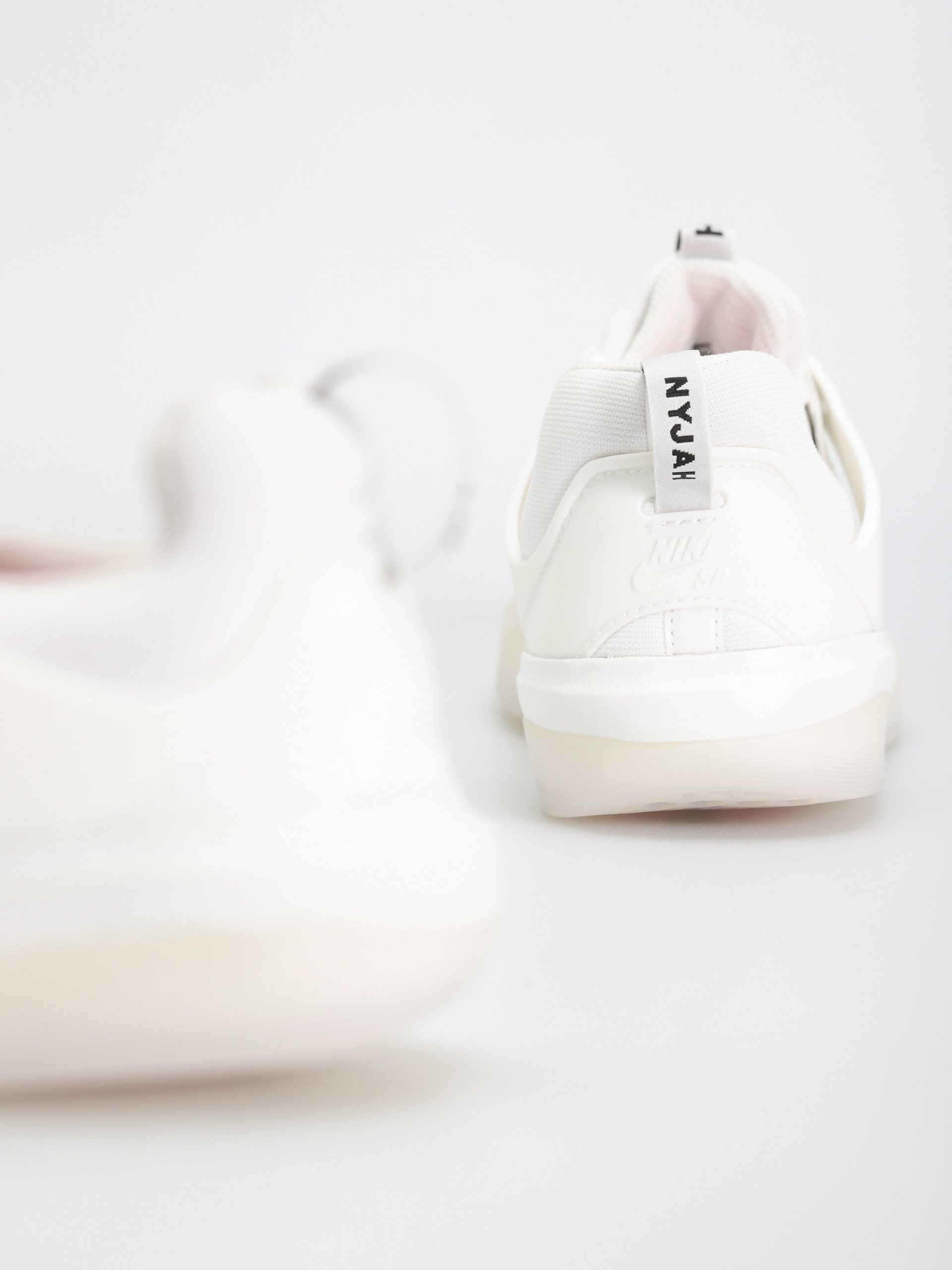 Nike SB Zoom Nyjah 3 Cipők (white/black summit white hyper pink)