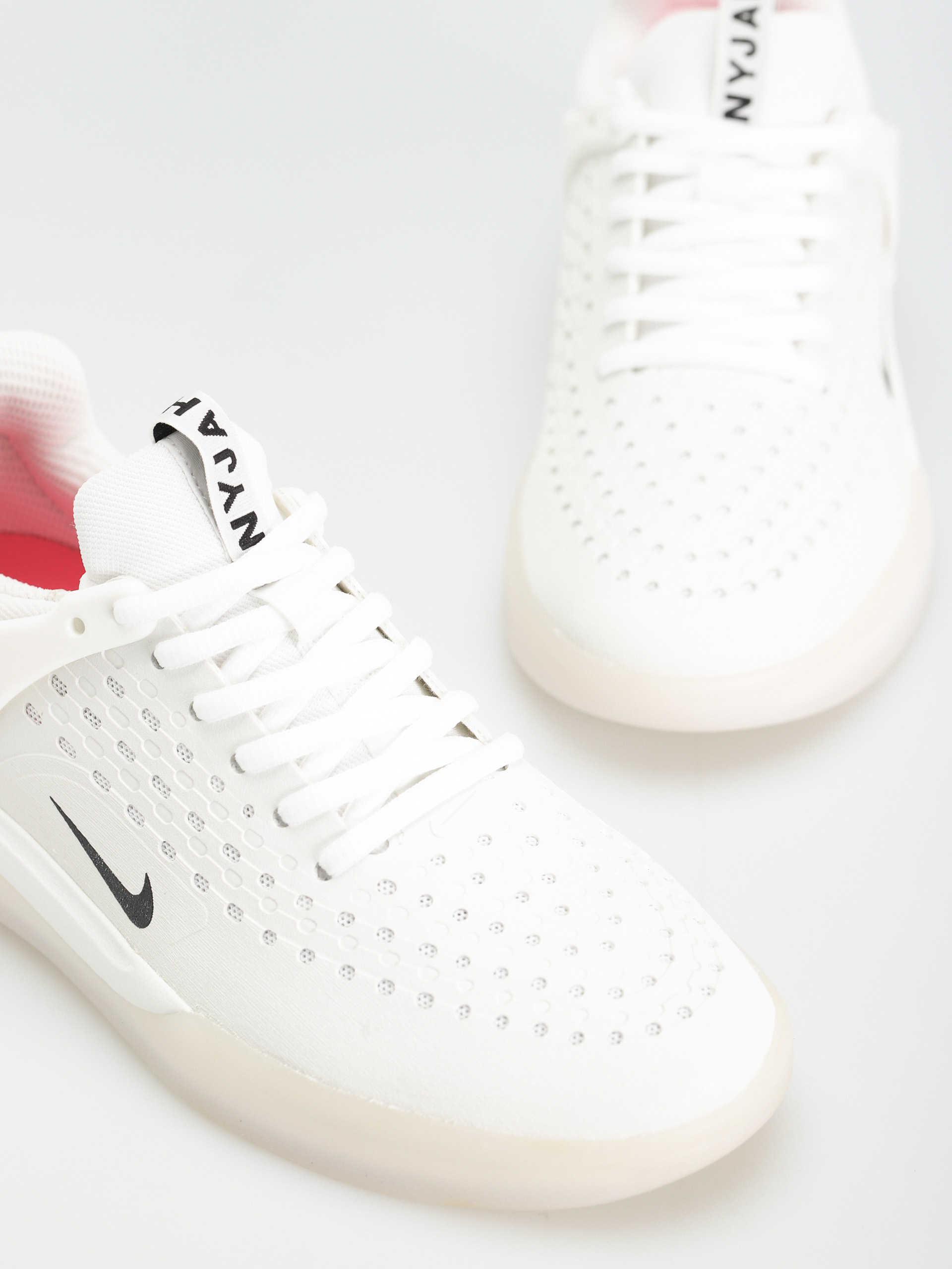 Nike SB Zoom Nyjah 3 Cipők (white/black summit white hyper pink)