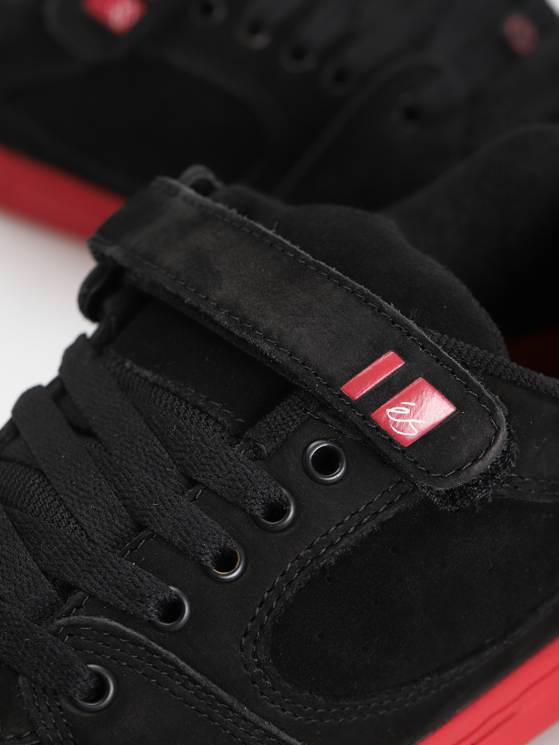 eS Accel Og Plus Cipők (black/red)