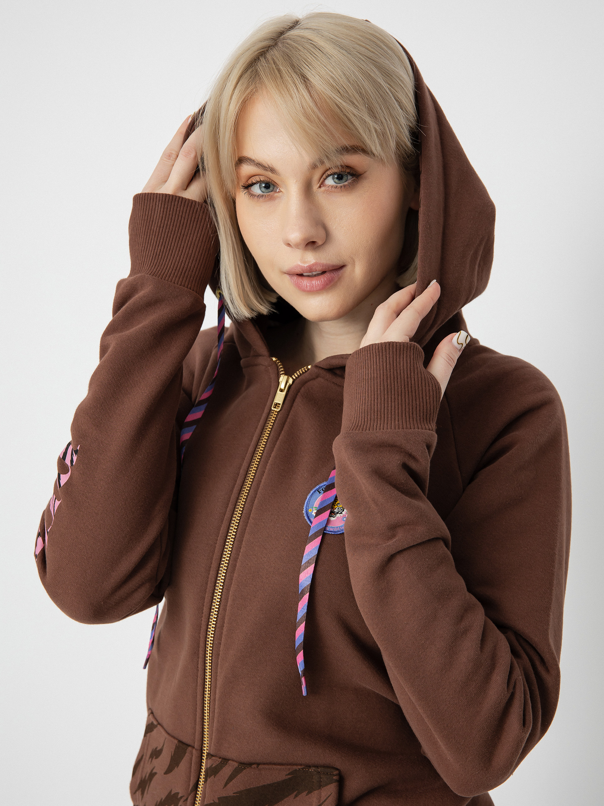 Femi Stories Kira ZHD Kapucnis pulóver Wmn (cbrw)