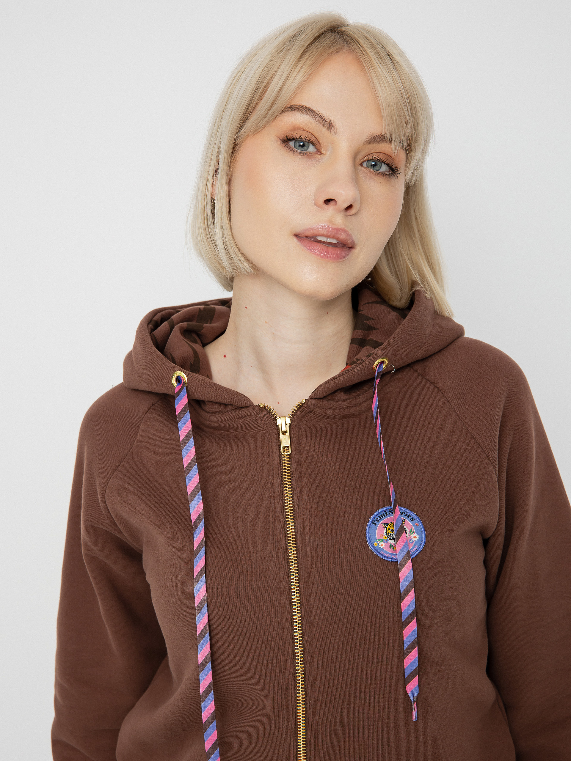 Femi Stories Kira ZHD Kapucnis pulóver Wmn (cbrw)