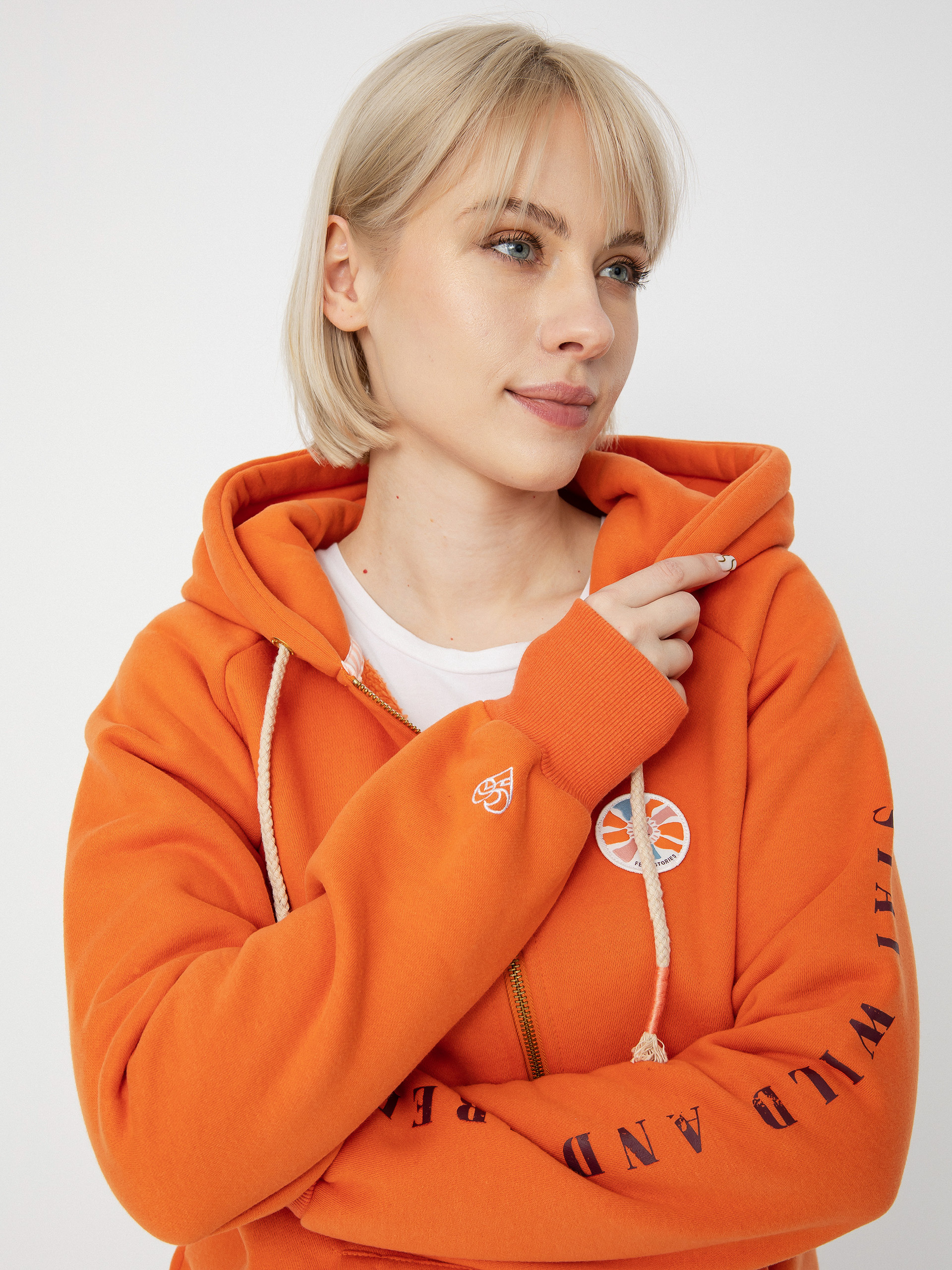 Femi Stories Andel ZHD Kapucnis pulóver Wmn (org)