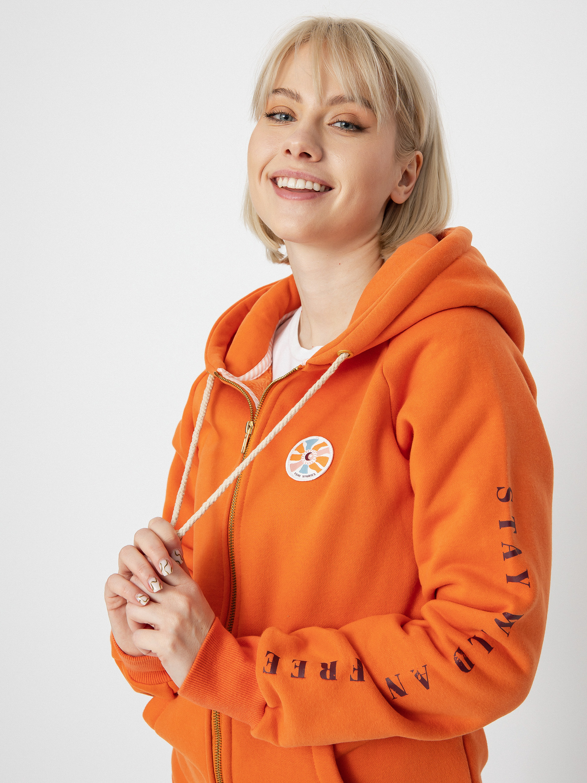 Femi Stories Andel ZHD Kapucnis pulóver Wmn (org)