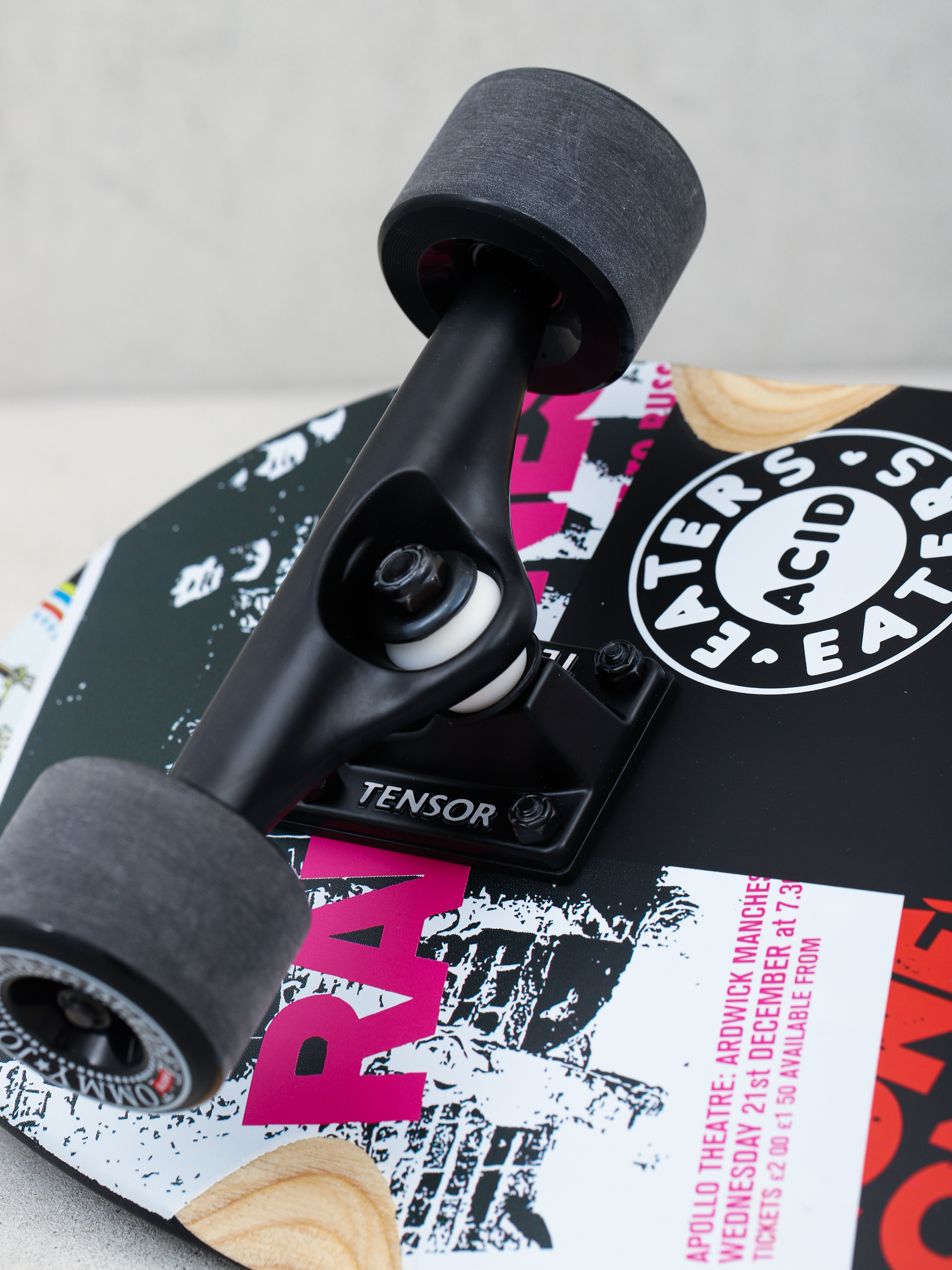 Globe Aperture Cruiser (ramones/hey ho)