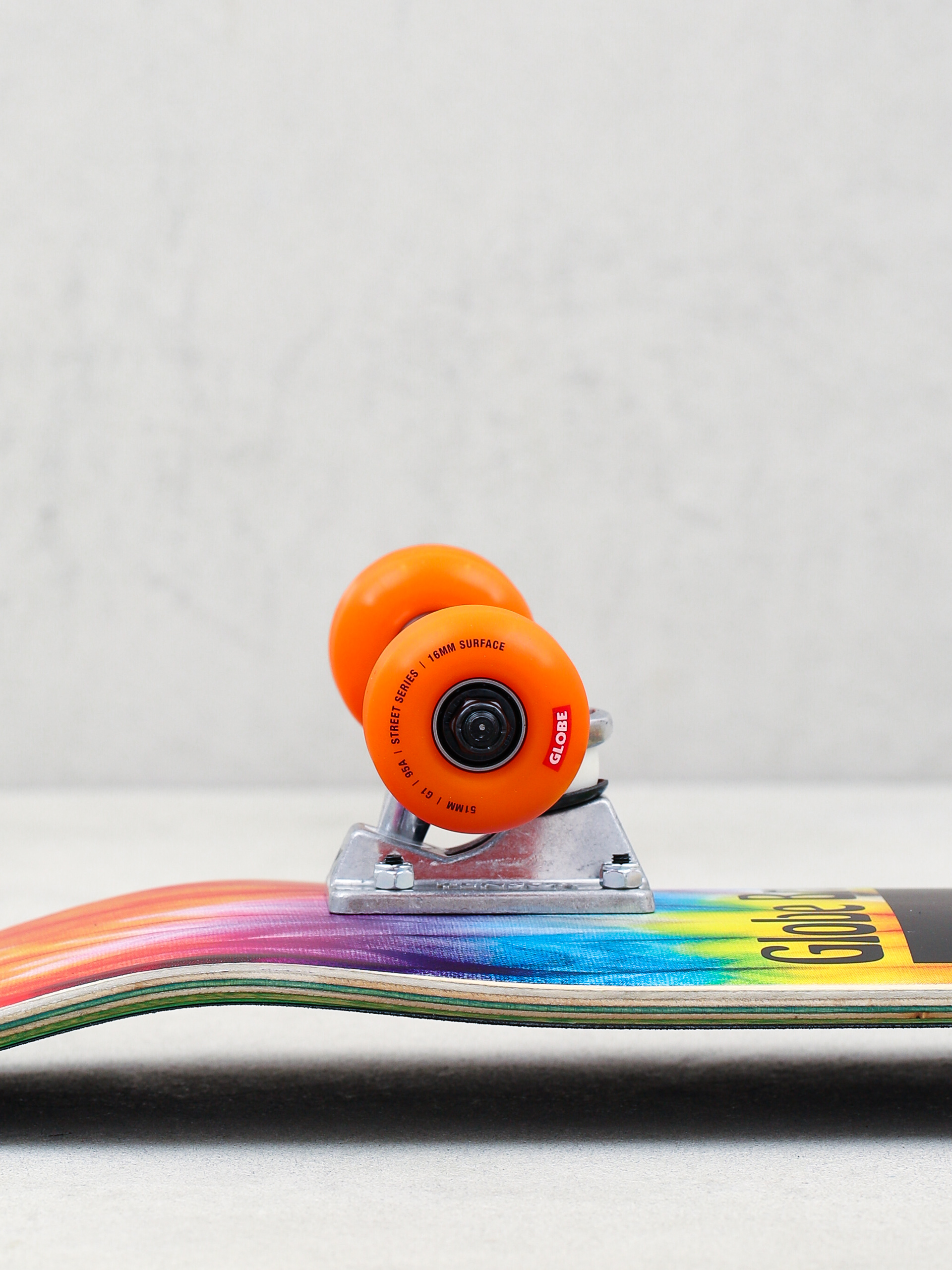 Globe Peace Man Mid Komplett gördeszka (spiral dye/black)