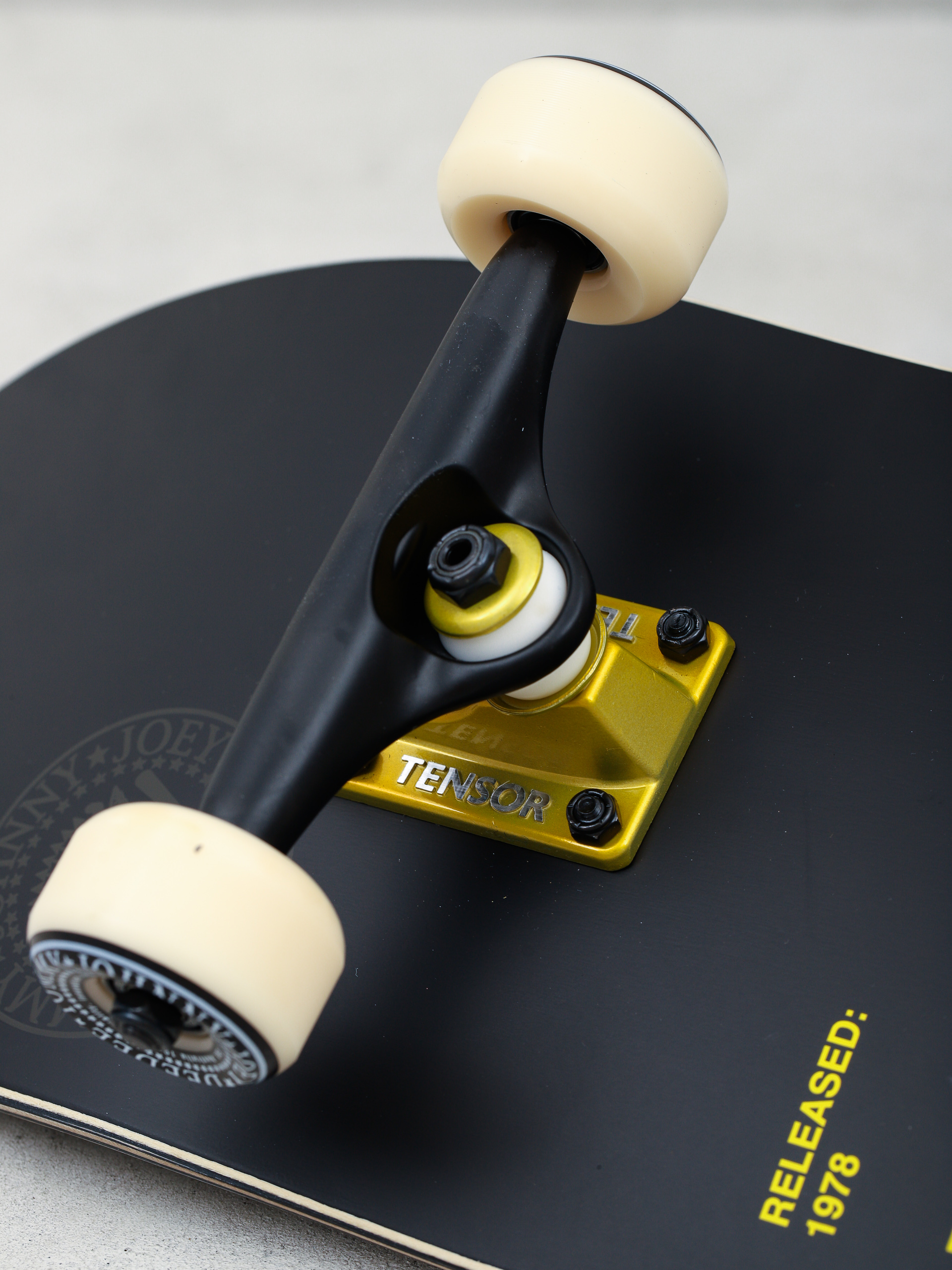 Globe G2 Ramones Komplett gördeszka (road to ruin)