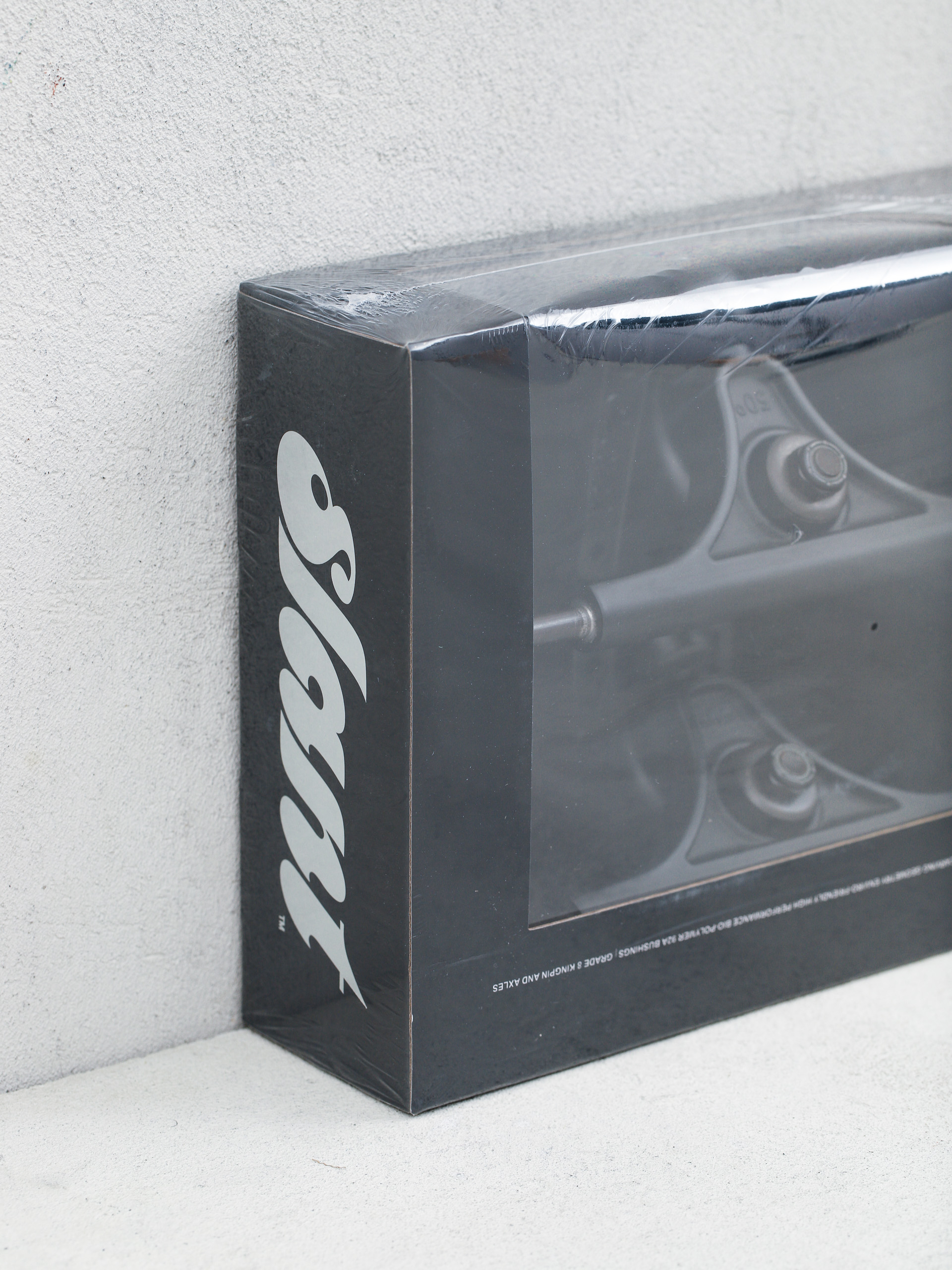 Globe Slant Reverse Kingpin Gördeszka felfüggesztés (flat black/flat black)