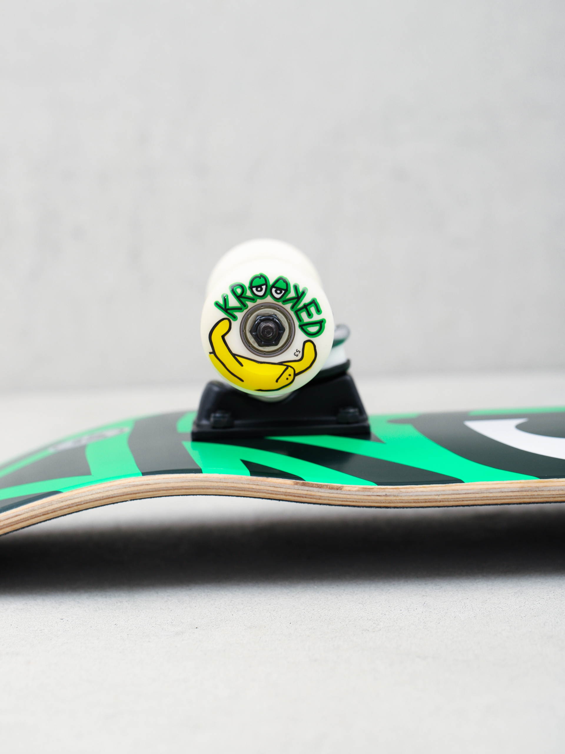 Krooked Eyes II Komplett gördeszka (green/black)