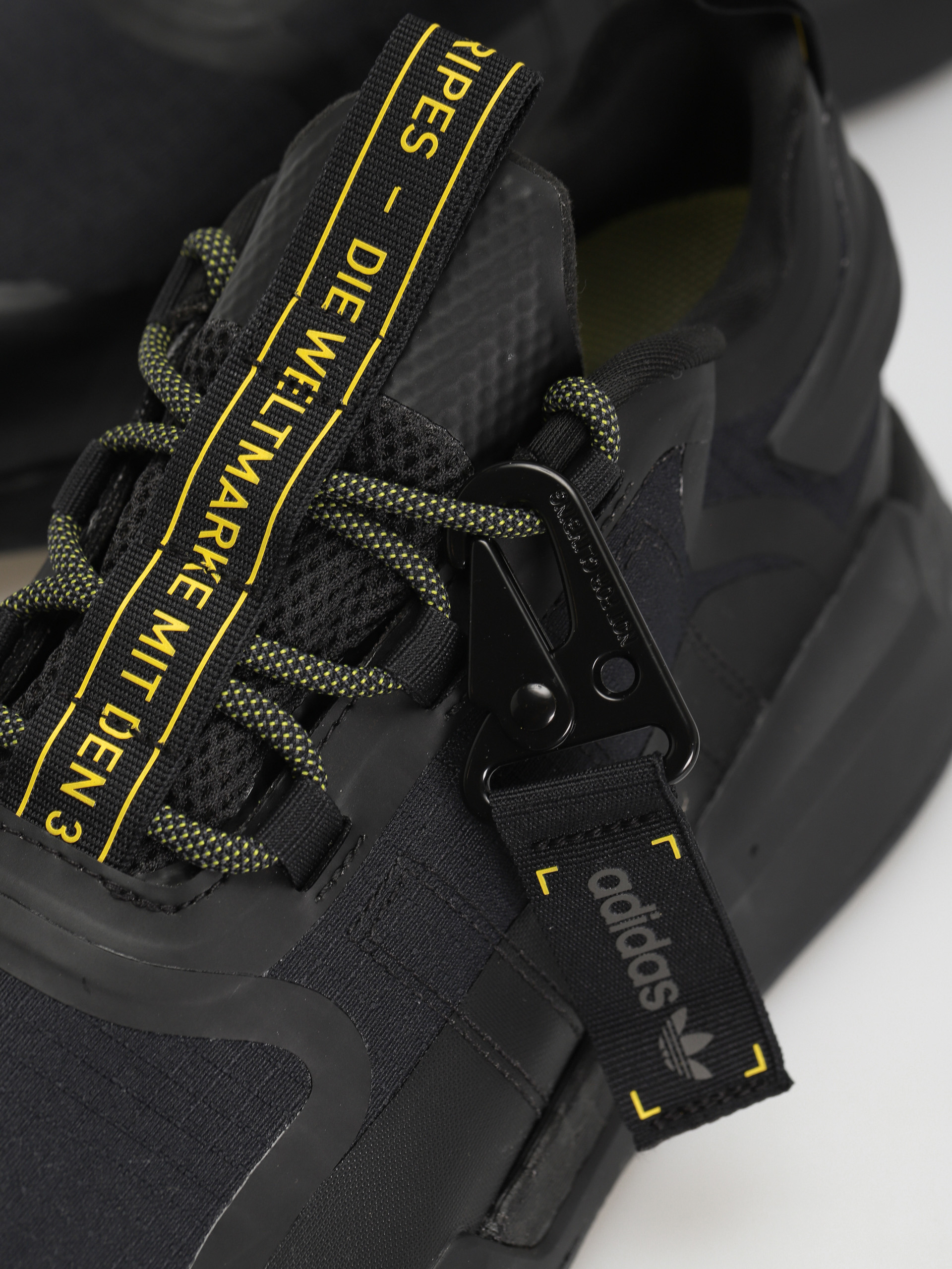 adidas Originals Nmd V3 Gtx Cipők (cblack/grefiv/impyel)