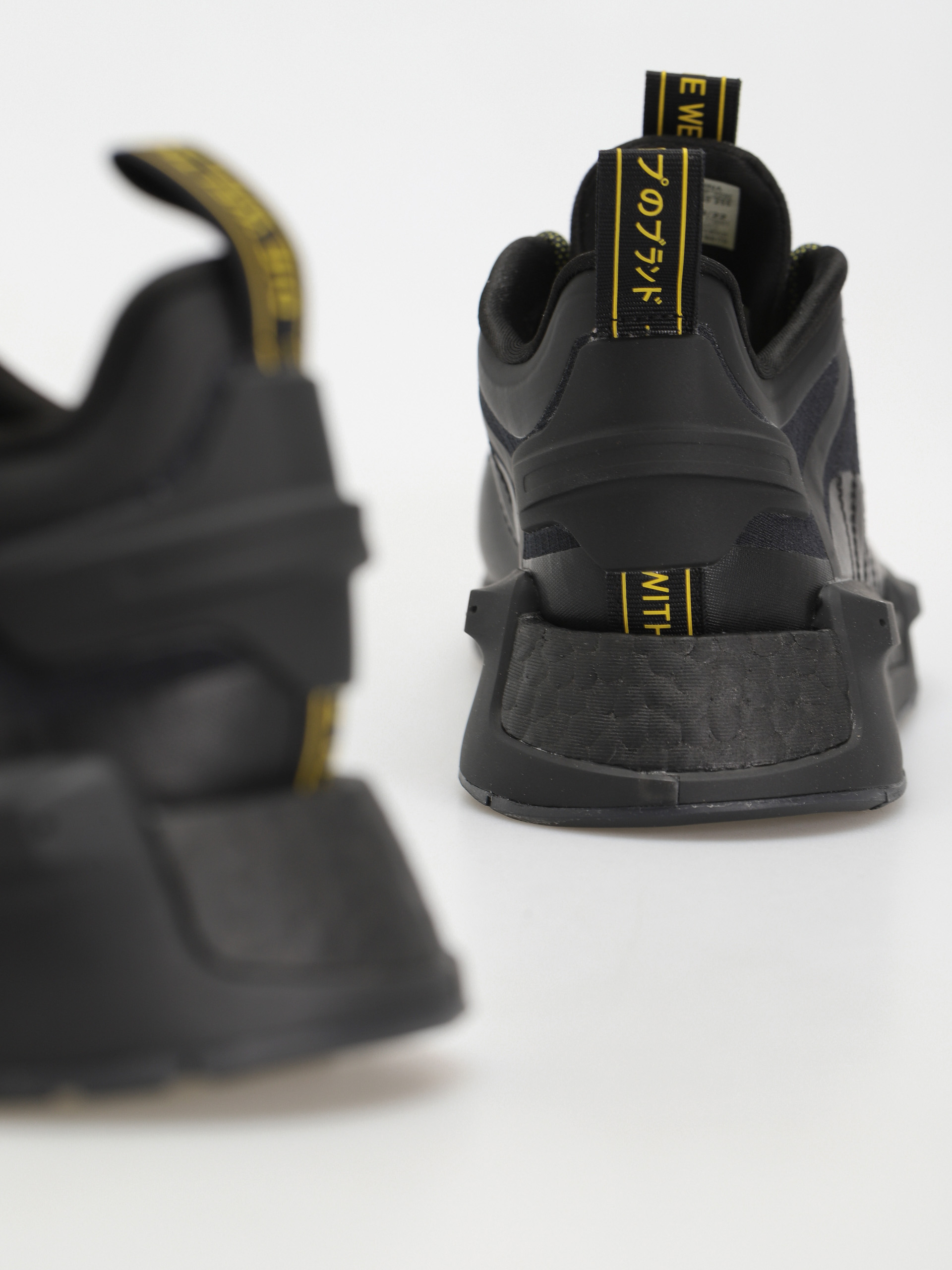 adidas Originals Nmd V3 Gtx Cipők (cblack/grefiv/impyel)