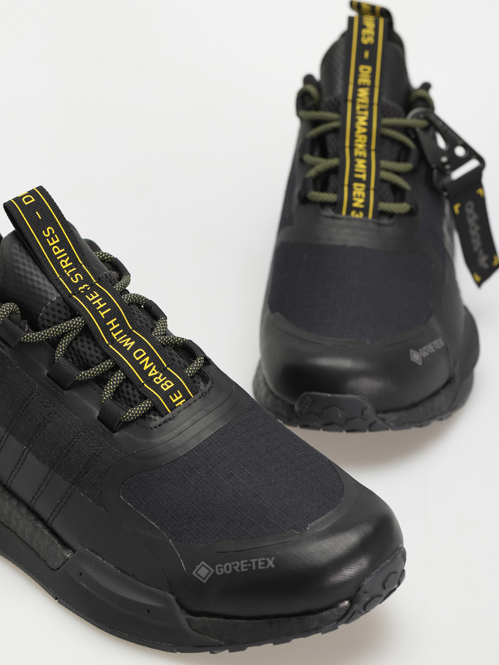 adidas Originals Nmd V3 Gtx Cipők (cblack/grefiv/impyel)