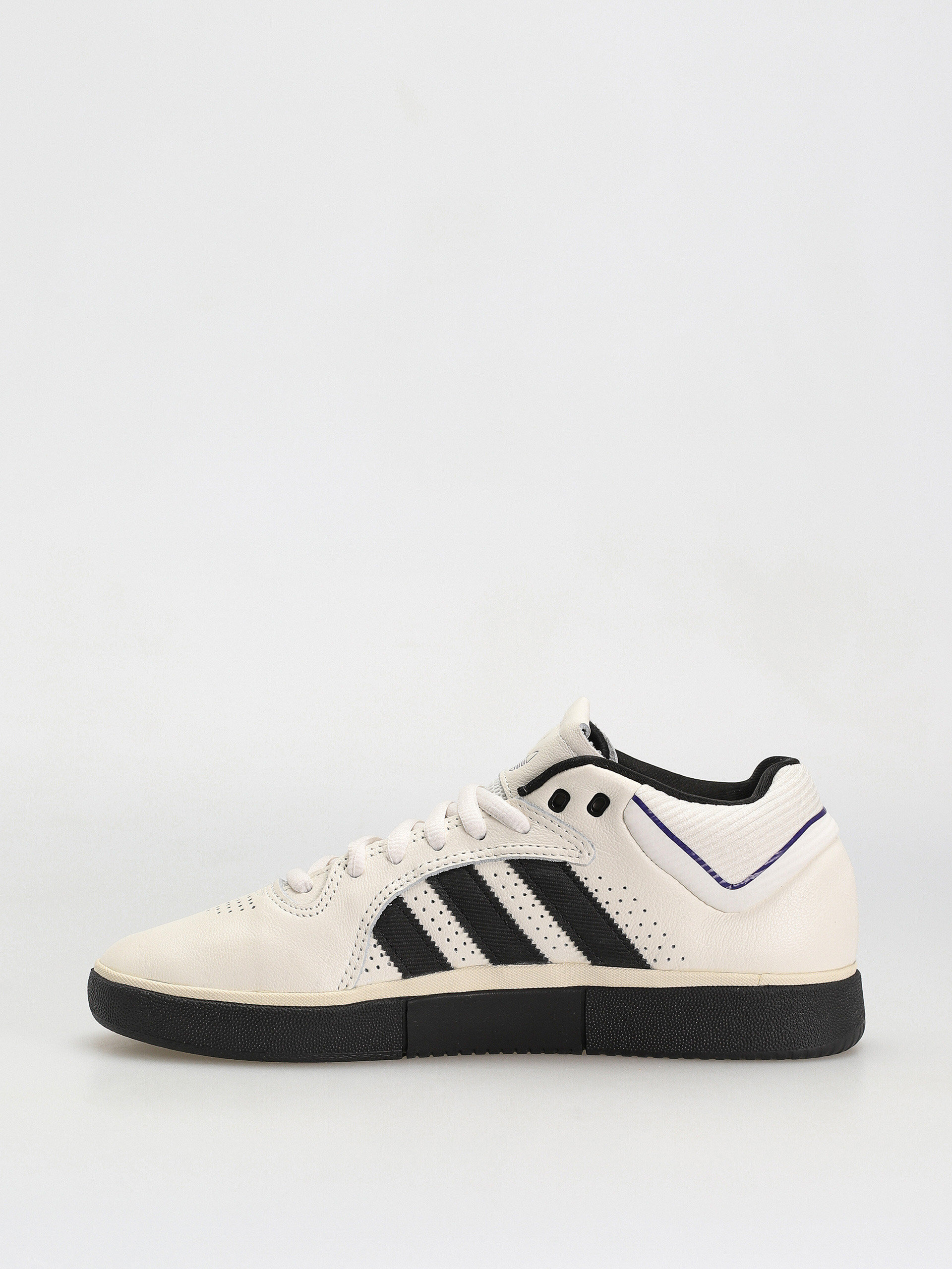 adidas Tyshawn Cipők (clowhi/cblack/cpurpl)