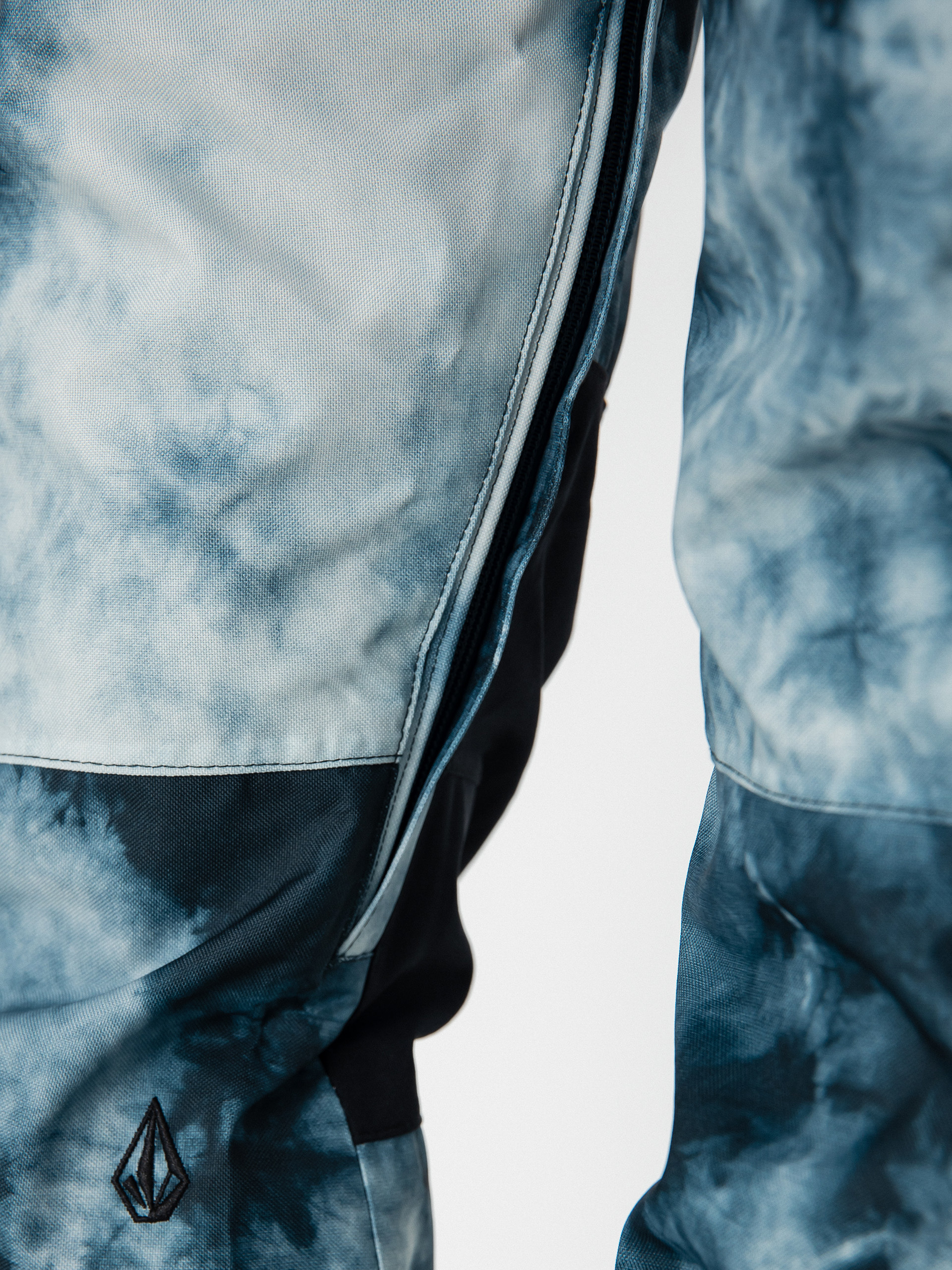 Női Volcom Swift Bib Overall Snowboard nadrág (storm tie dye)