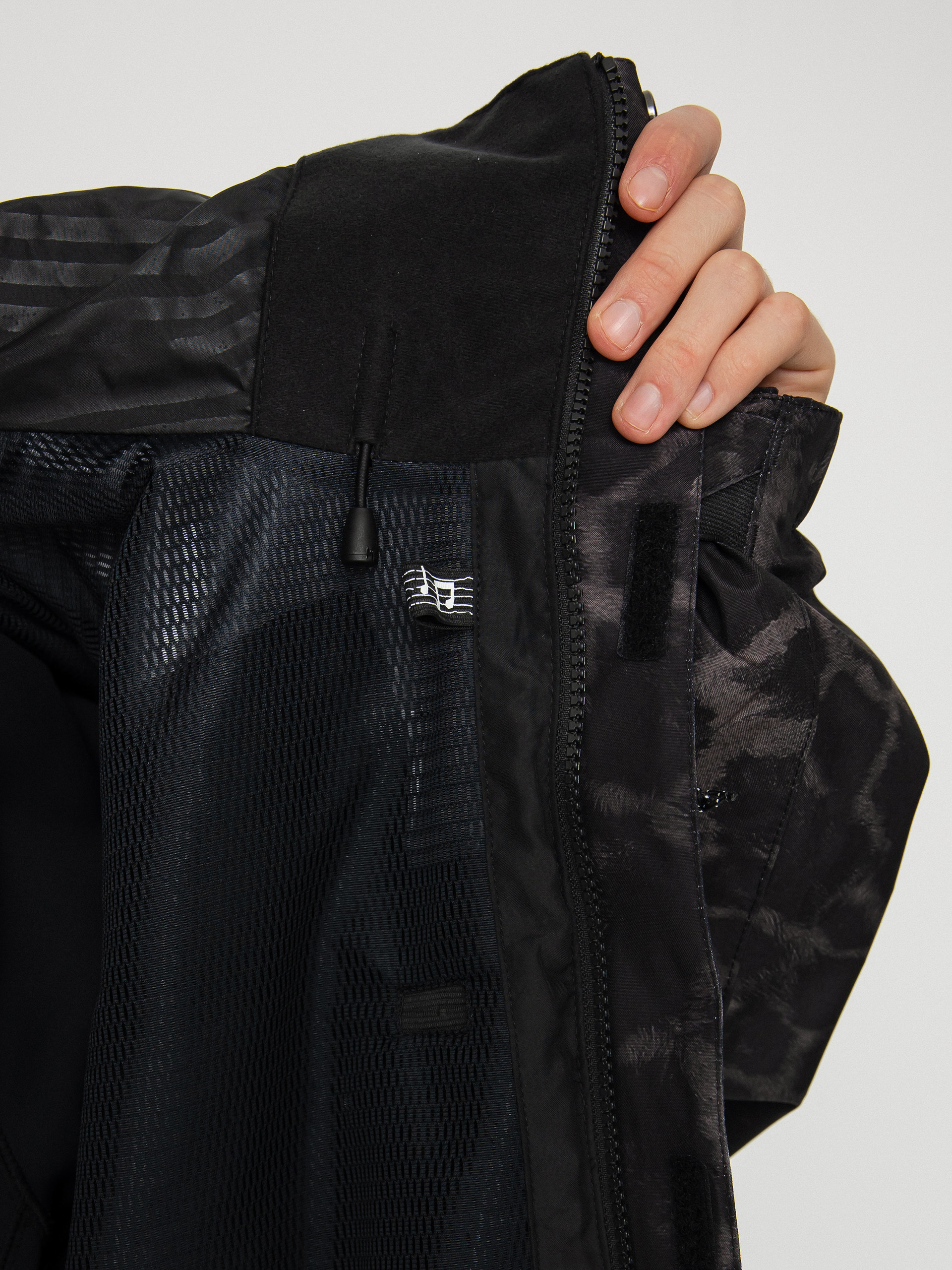 Férfi Volcom L Gore Tex Snowboard dzseki (black giraffe)