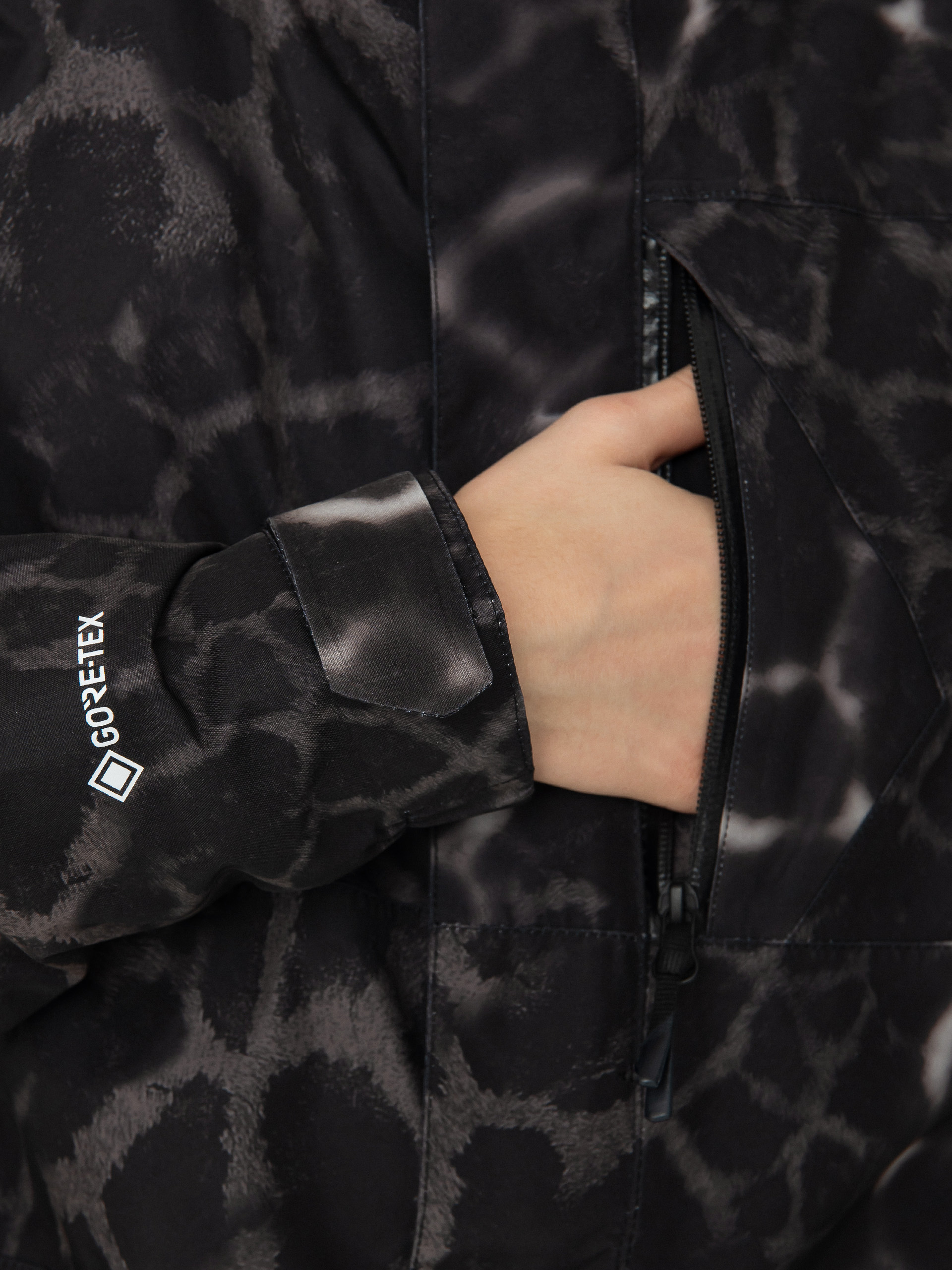 Férfi Volcom L Gore Tex Snowboard dzseki (black giraffe)