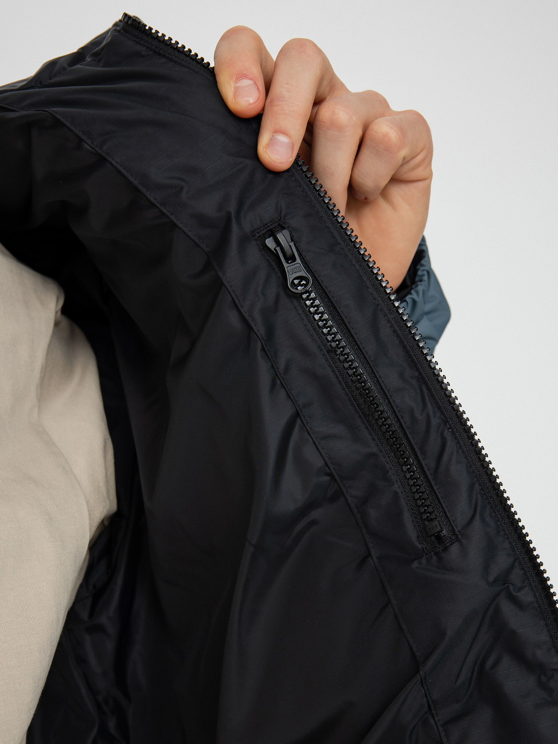 Vans Bluejay MTE 1 Dzseki (black/stormy weather)