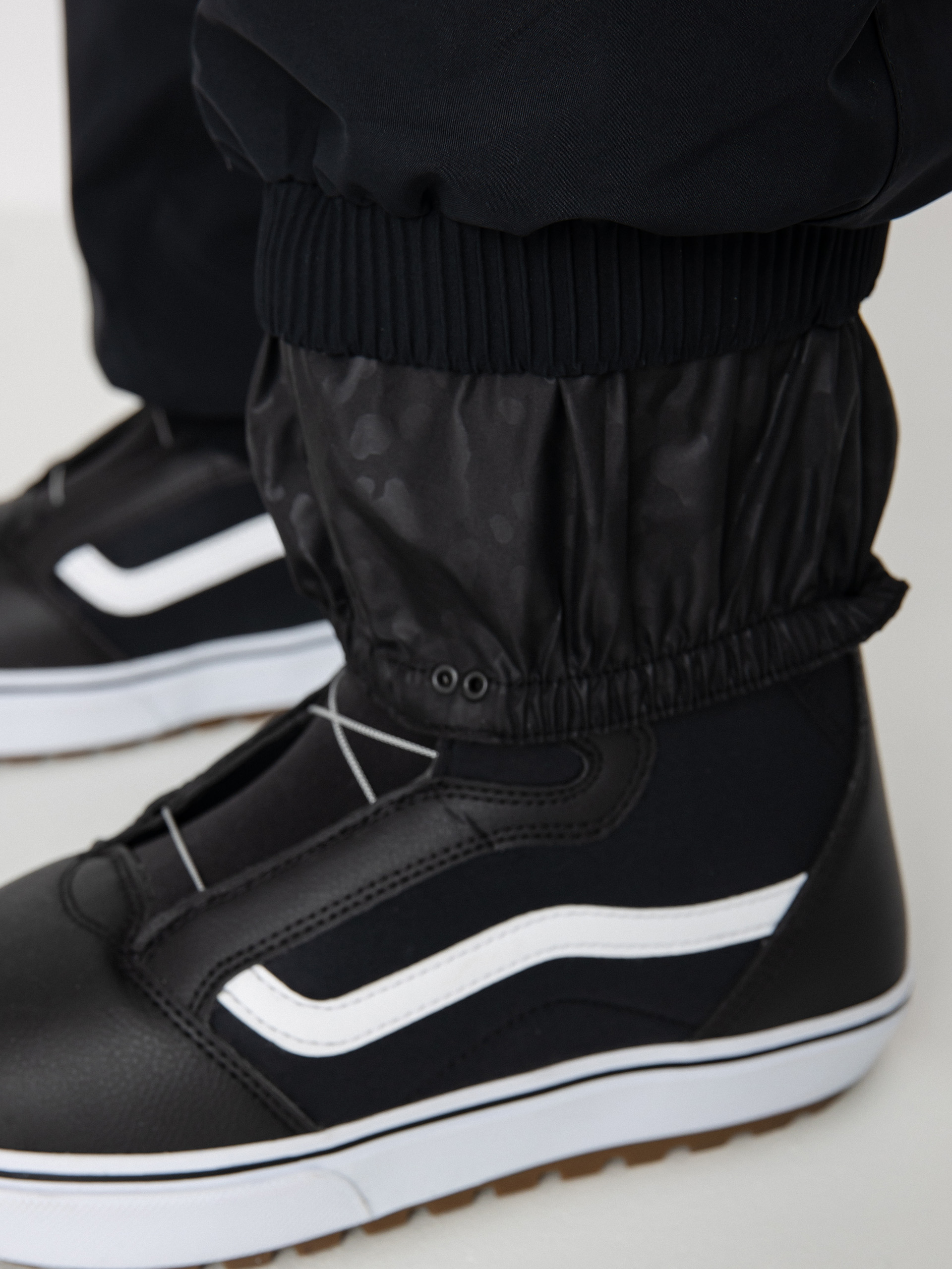 Női Volcom V.Co At Stretch Gore Tex Snowboard nadrág (black)