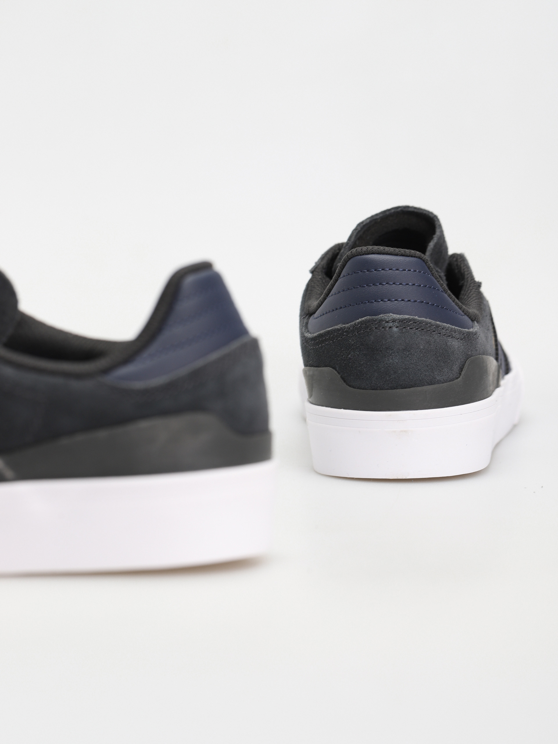 adidas Busenitz Vulc II Cipők (carbon/legink/goldmt)