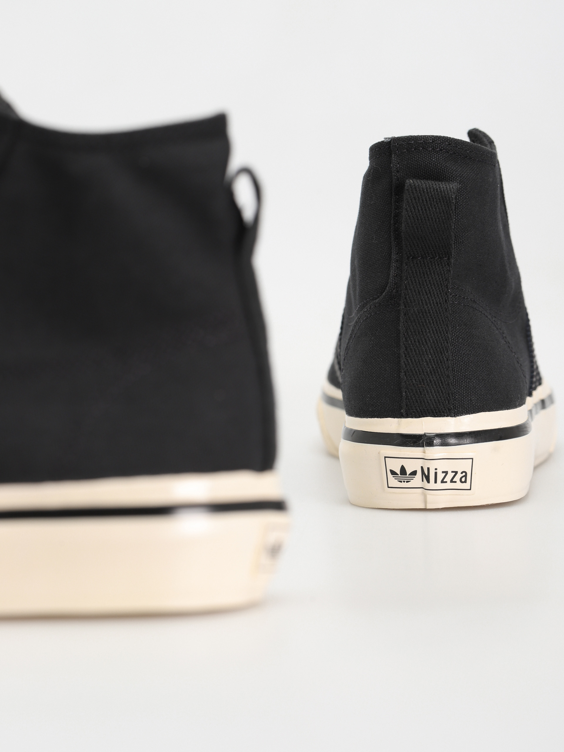 adidas Originals Nizza Hi Rf 74 Cipők (cblack/cwhite/gum3)