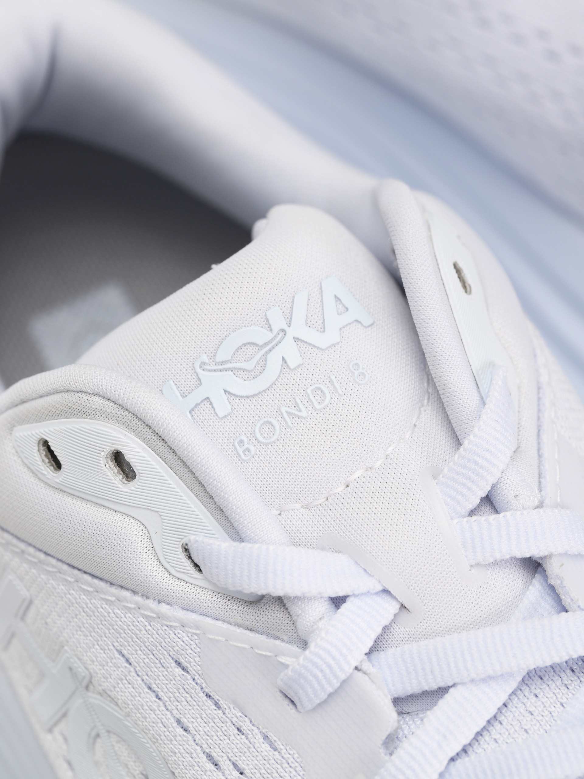 Hoka Bondi 8 Cipők Wmn (white/white)