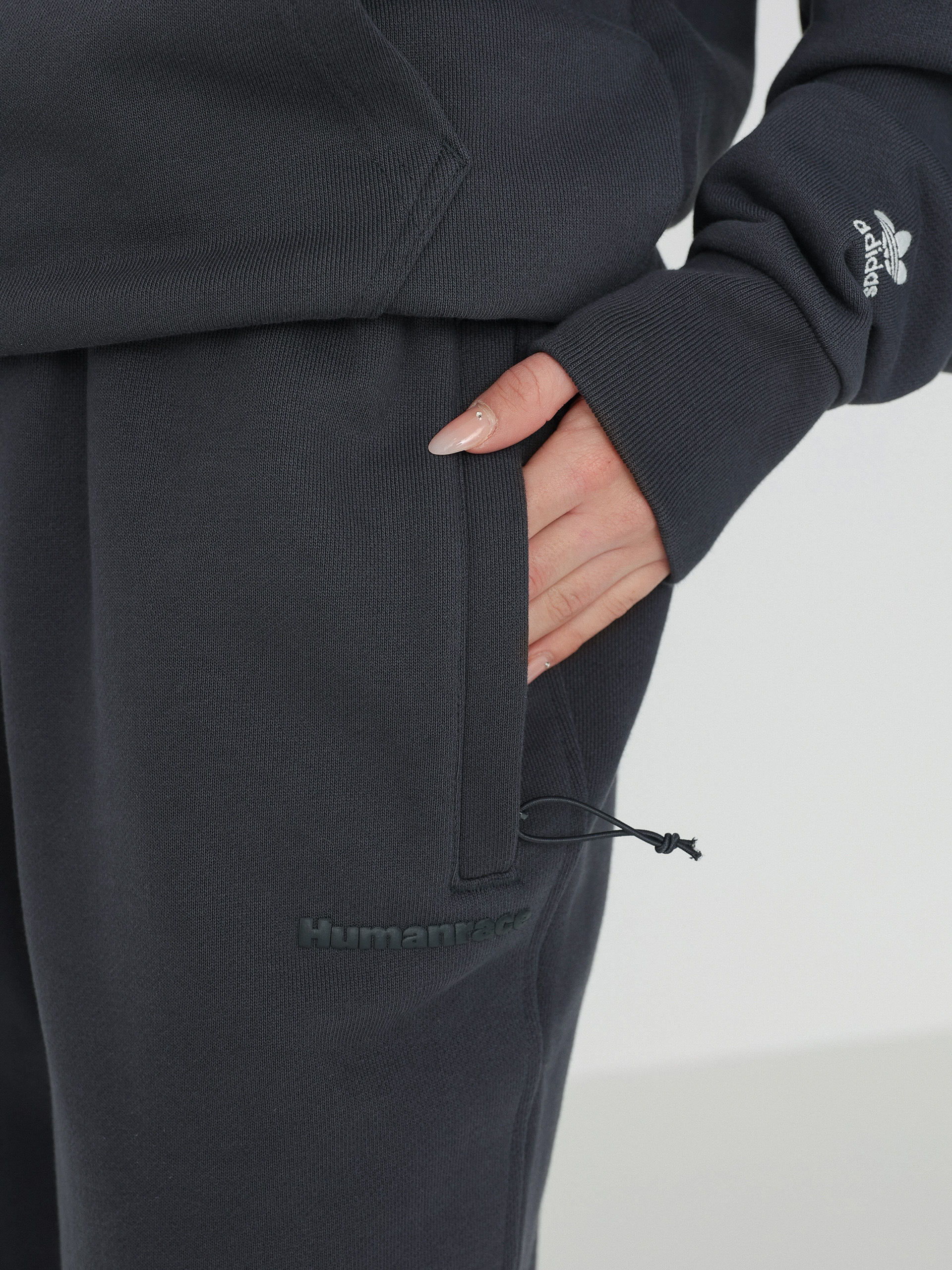 adidas Originals Pharrell Williams Basics Kisnadrág Wmn (ntgrey)